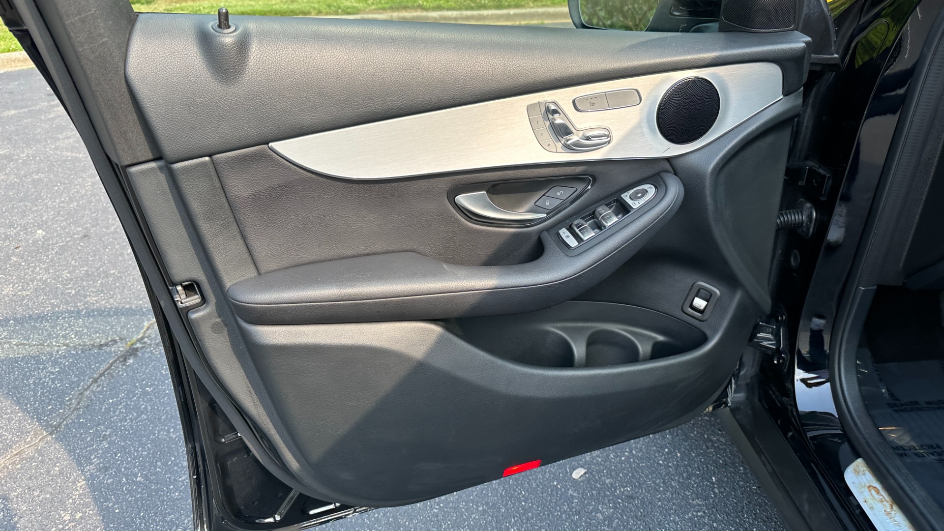 Used 2020 Mercedes-Benz GLC 300 / NAVIGATION / HEATED SEATS / BACKUP CAMERA for sale $34,495 at Formula Imports in Charlotte NC 28227 11