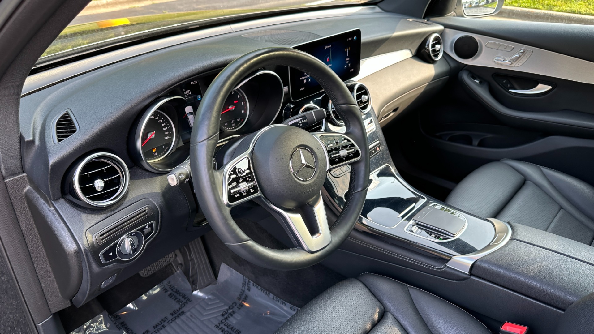 Used 2020 Mercedes-Benz GLC 300 / NAVIGATION / HEATED SEATS / BACKUP CAMERA for sale $34,495 at Formula Imports in Charlotte NC 28227 12