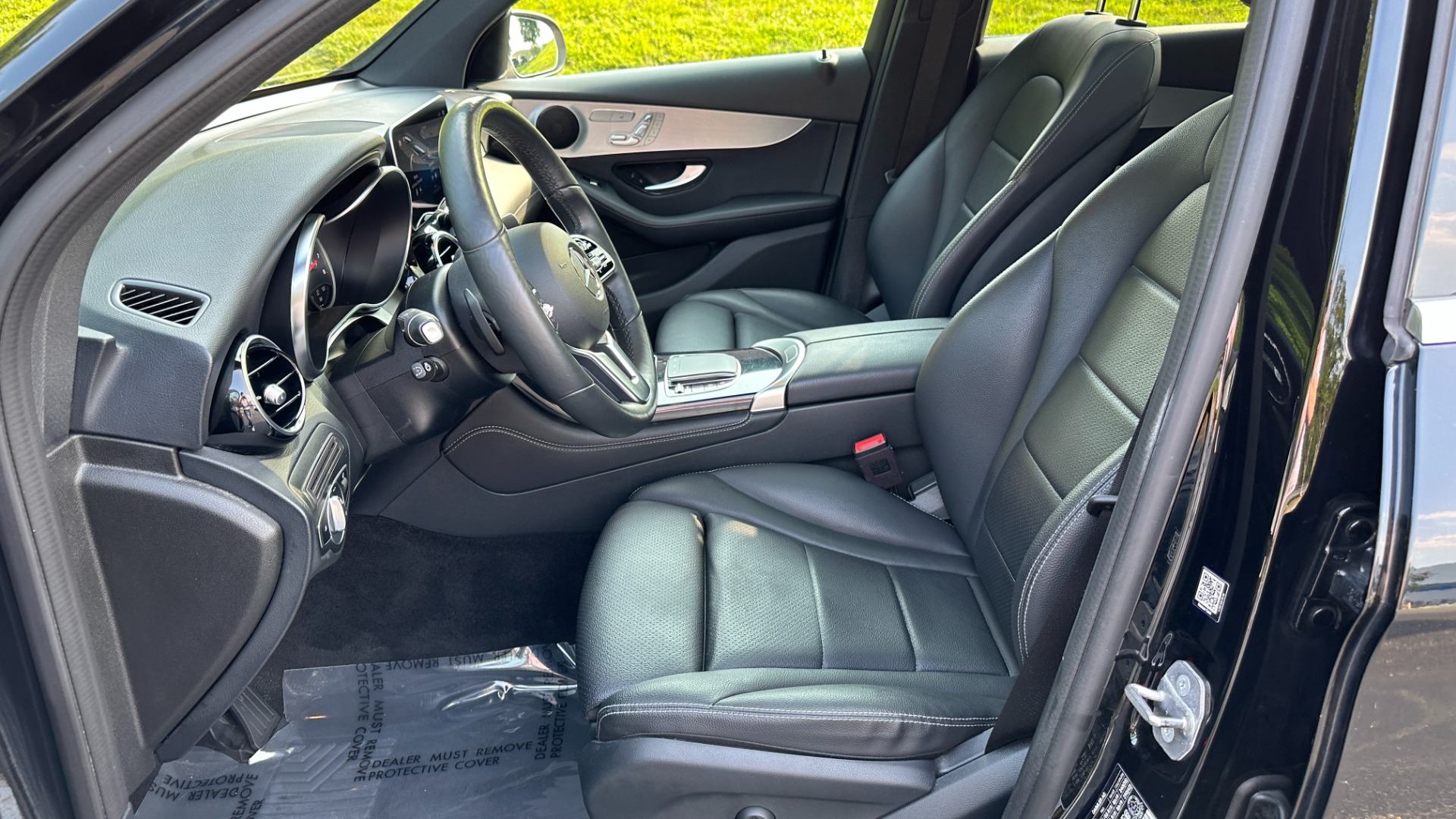 Used 2020 Mercedes-Benz GLC 300 / NAVIGATION / HEATED SEATS / BACKUP CAMERA for sale $34,495 at Formula Imports in Charlotte NC 28227 13