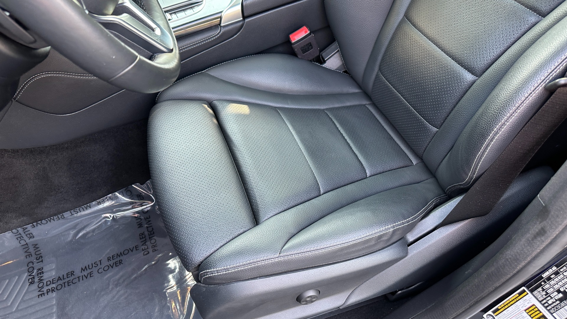 Used 2020 Mercedes-Benz GLC 300 / NAVIGATION / HEATED SEATS / BACKUP CAMERA for sale $34,495 at Formula Imports in Charlotte NC 28227 15
