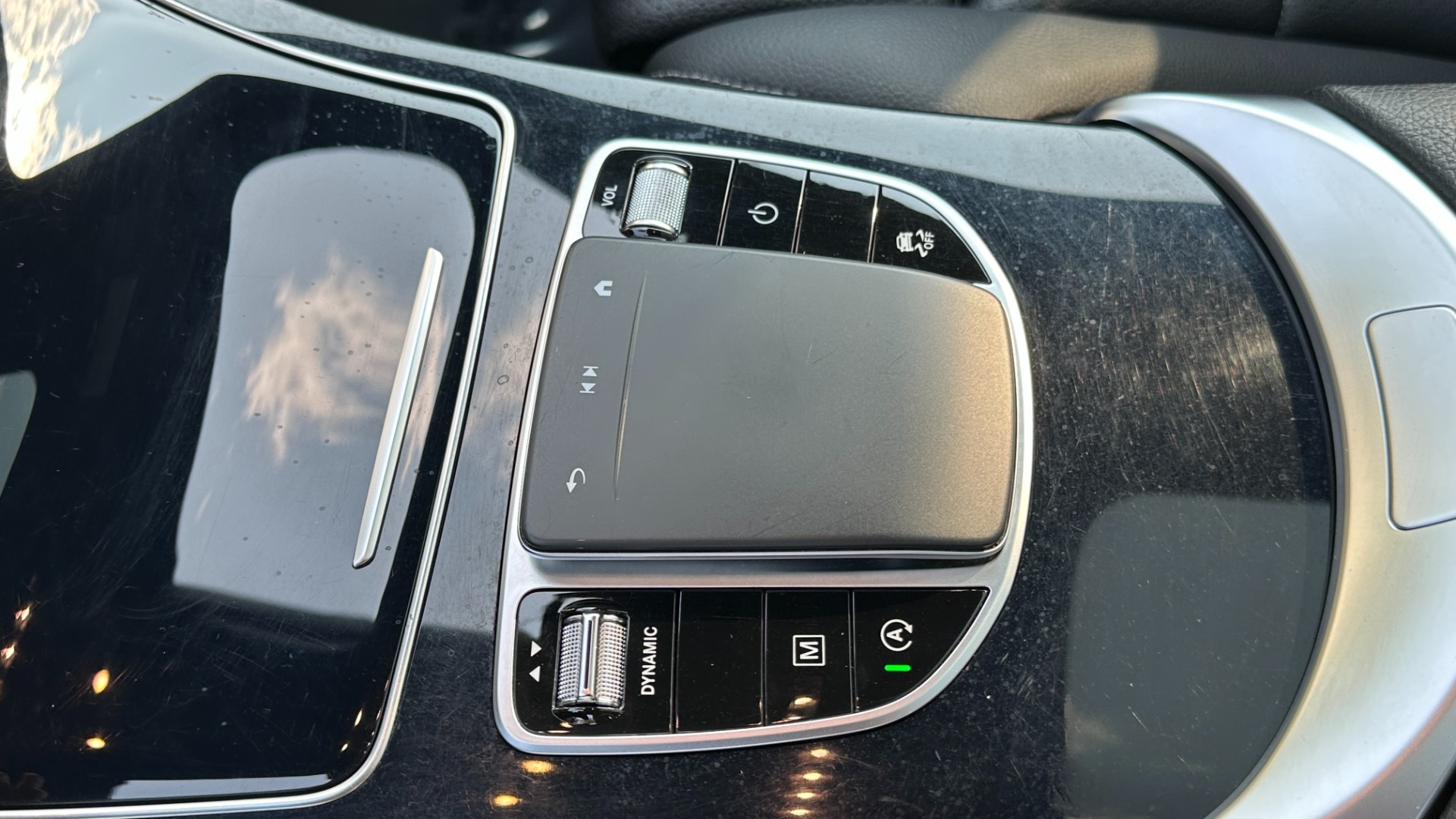 Used 2020 Mercedes-Benz GLC 300 / NAVIGATION / HEATED SEATS / BACKUP CAMERA for sale $34,495 at Formula Imports in Charlotte NC 28227 19