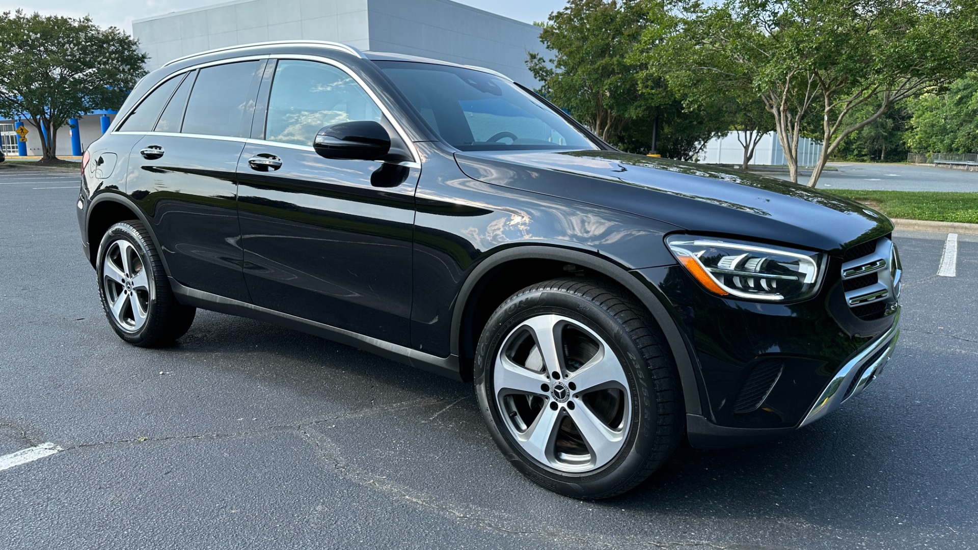 Used 2020 Mercedes-Benz GLC 300 / NAVIGATION / HEATED SEATS / BACKUP CAMERA for sale $34,495 at Formula Imports in Charlotte NC 28227 2