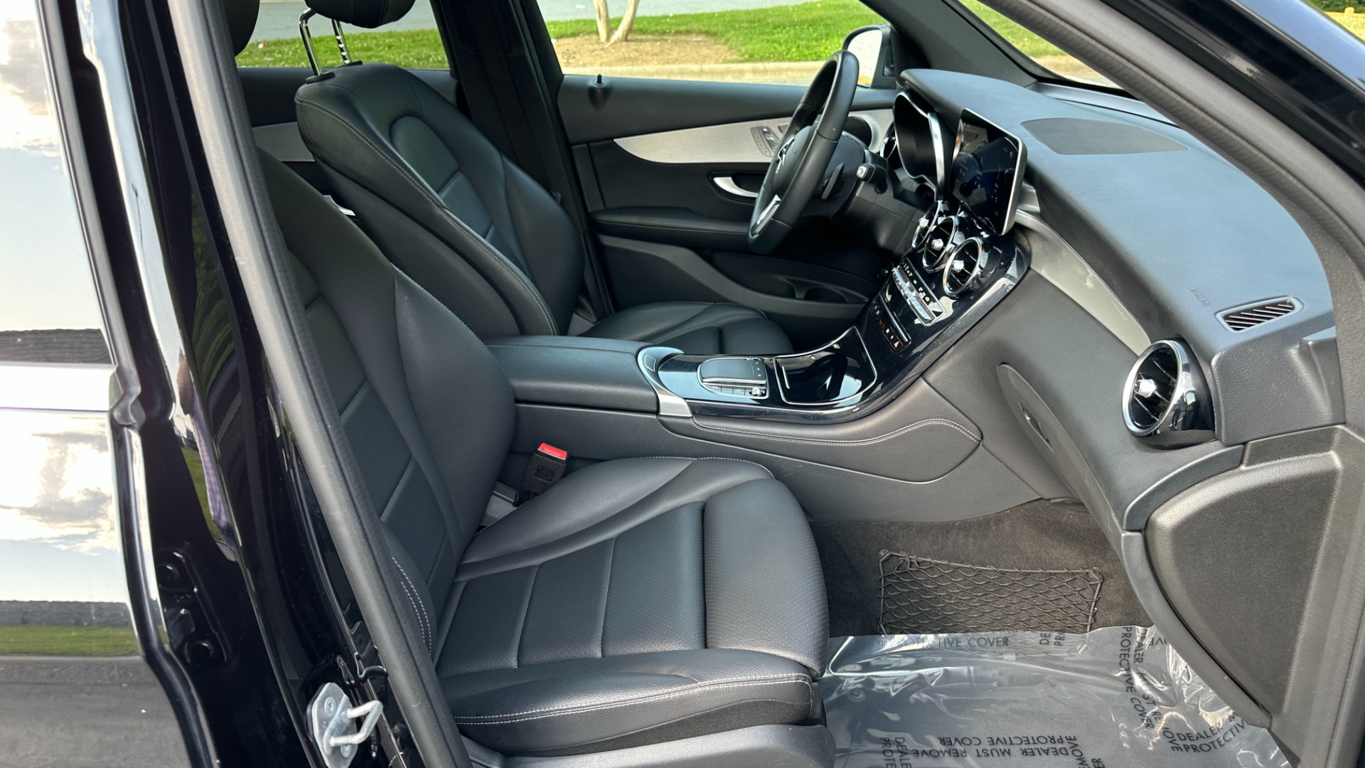 Used 2020 Mercedes-Benz GLC 300 / NAVIGATION / HEATED SEATS / BACKUP CAMERA for sale $34,495 at Formula Imports in Charlotte NC 28227 33