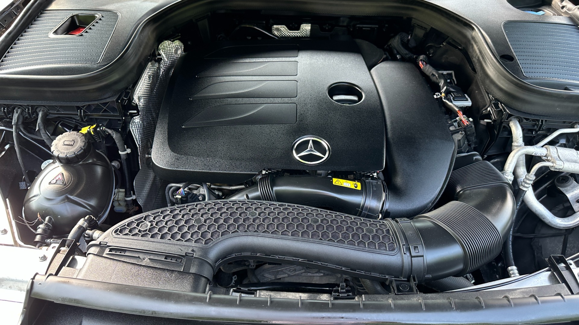Used 2020 Mercedes-Benz GLC 300 / NAVIGATION / HEATED SEATS / BACKUP CAMERA for sale $34,495 at Formula Imports in Charlotte NC 28227 38