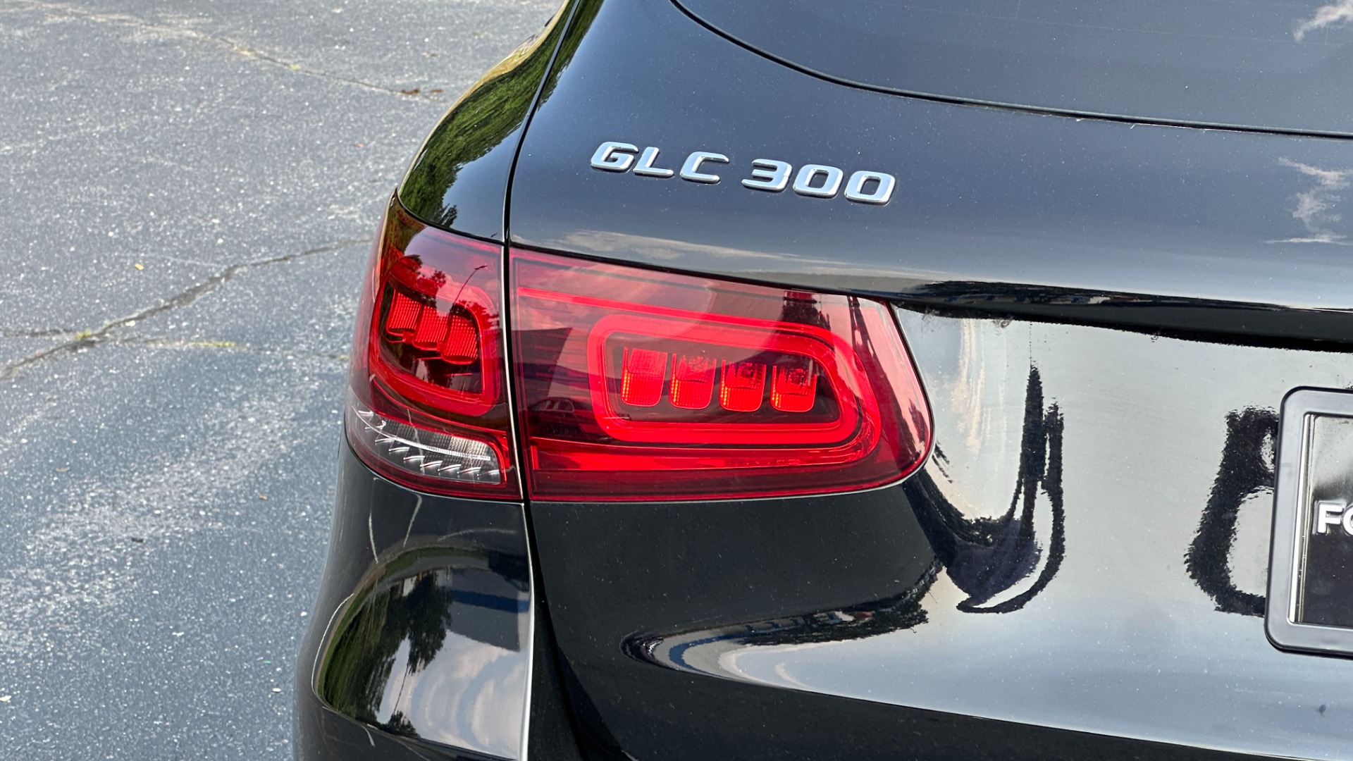 Used 2020 Mercedes-Benz GLC 300 / NAVIGATION / HEATED SEATS / BACKUP CAMERA for sale $34,495 at Formula Imports in Charlotte NC 28227 39