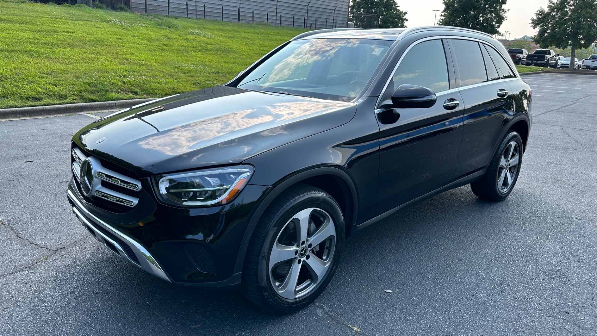 Used 2020 Mercedes-Benz GLC 300 / NAVIGATION / HEATED SEATS / BACKUP CAMERA for sale $34,495 at Formula Imports in Charlotte NC 28227 5