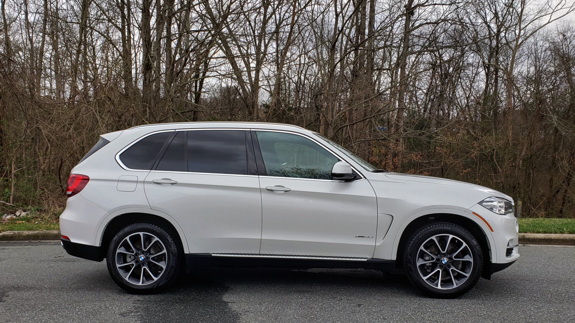 Used 2017 BMW X5 XDRIVE35I / NAV / HUD / DRVR ASST / SUNROOF / REARVIEW for sale Sold at Formula Imports in Charlotte NC 28227 5