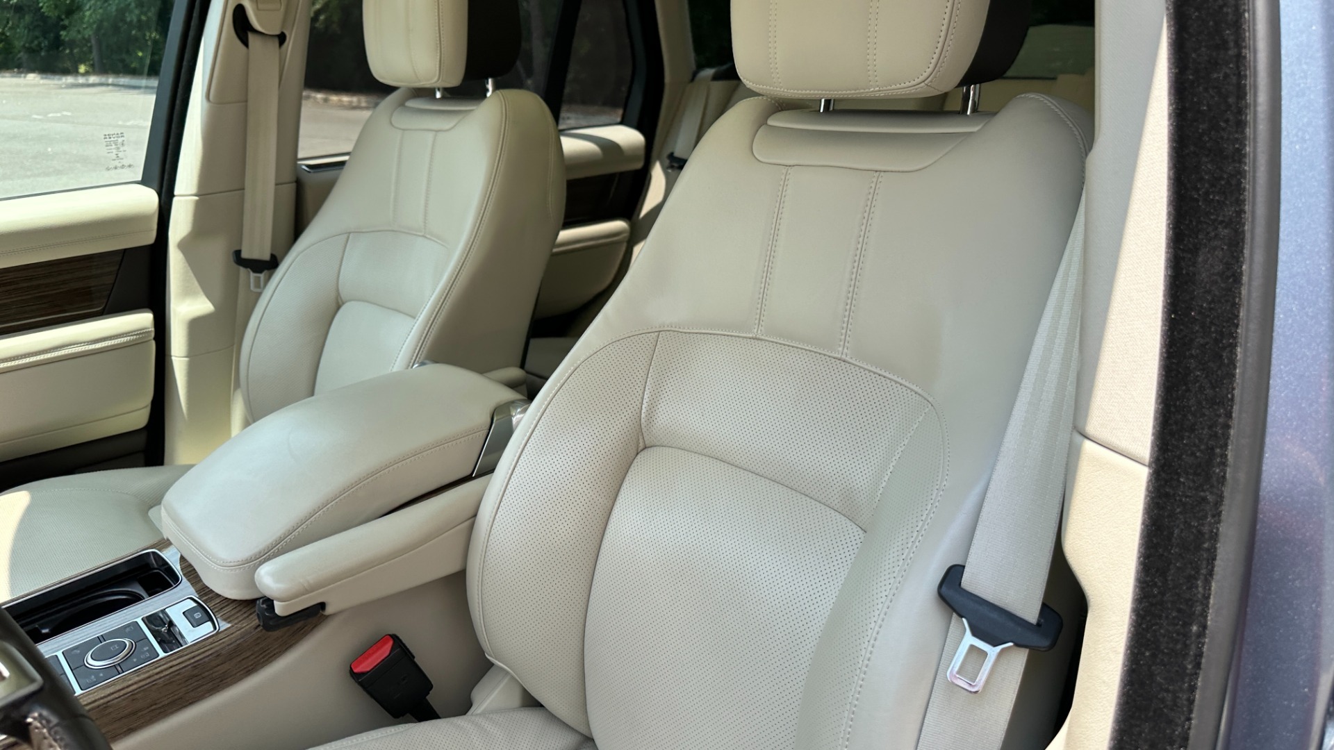 Used 2019 Land Rover Range Rover SUPERCHARGED / 22IN WHEELS / MERIDIAN SOUND / ATLAS ACCENTS for sale $69,100 at Formula Imports in Charlotte NC 28227 13