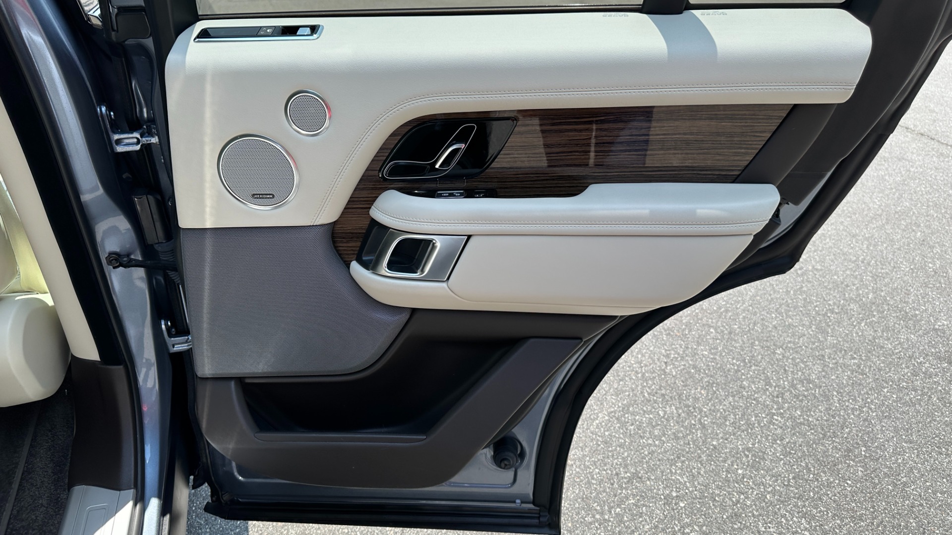 Used 2019 Land Rover Range Rover SUPERCHARGED / 22IN WHEELS / MERIDIAN SOUND / ATLAS ACCENTS for sale $69,100 at Formula Imports in Charlotte NC 28227 28