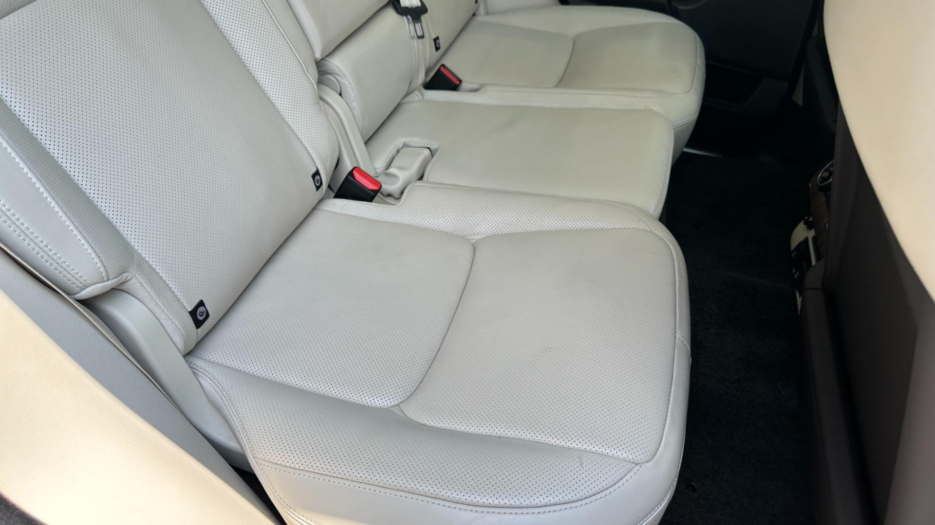 Used 2019 Land Rover Range Rover SUPERCHARGED / 22IN WHEELS / MERIDIAN SOUND / ATLAS ACCENTS for sale $69,100 at Formula Imports in Charlotte NC 28227 31