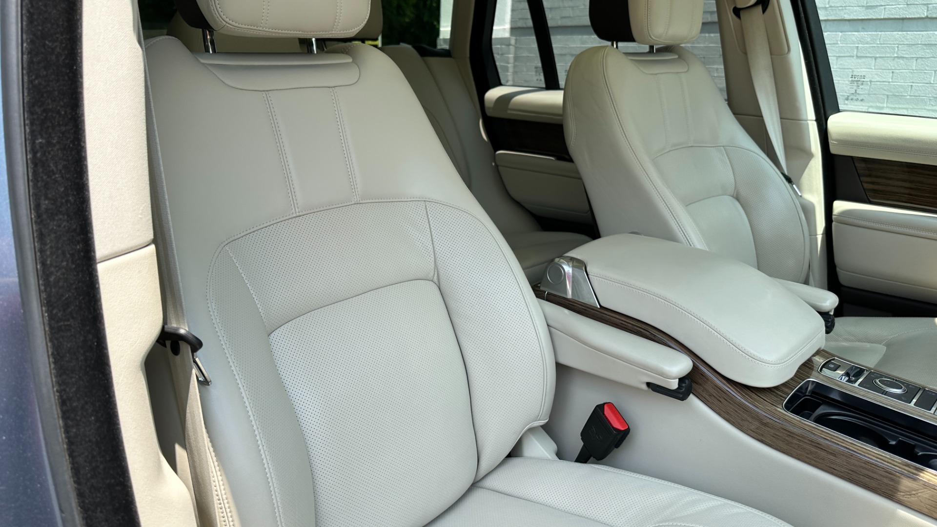 Used 2019 Land Rover Range Rover SUPERCHARGED / 22IN WHEELS / MERIDIAN SOUND / ATLAS ACCENTS for sale $69,100 at Formula Imports in Charlotte NC 28227 35
