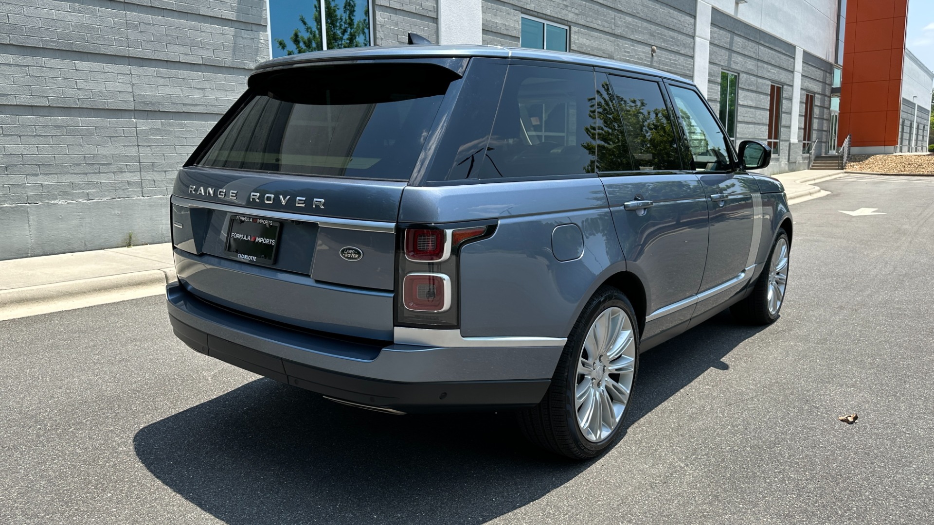 Used 2019 Land Rover Range Rover SUPERCHARGED / 22IN WHEELS / MERIDIAN SOUND / ATLAS ACCENTS for sale $69,100 at Formula Imports in Charlotte NC 28227 4