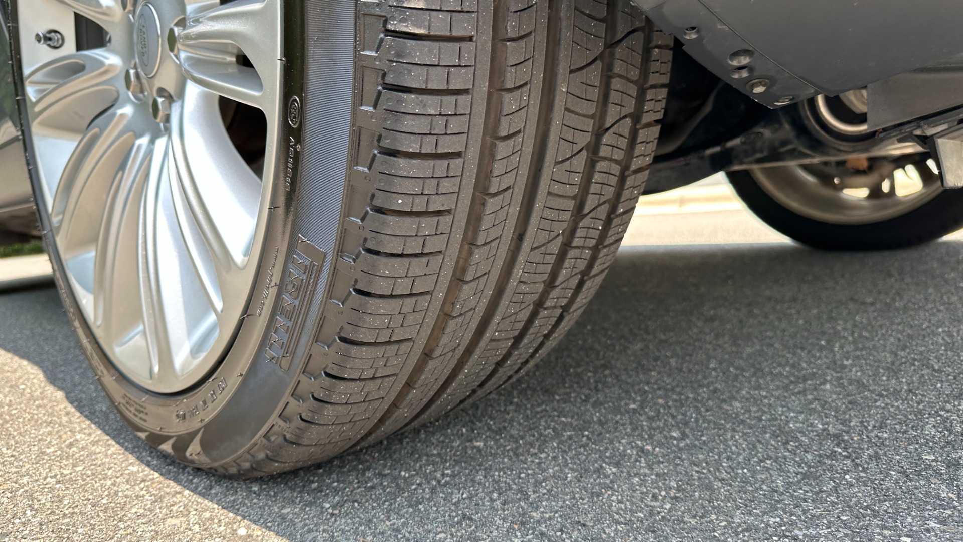 Used 2019 Land Rover Range Rover SUPERCHARGED / 22IN WHEELS / MERIDIAN SOUND / ATLAS ACCENTS for sale $69,100 at Formula Imports in Charlotte NC 28227 50