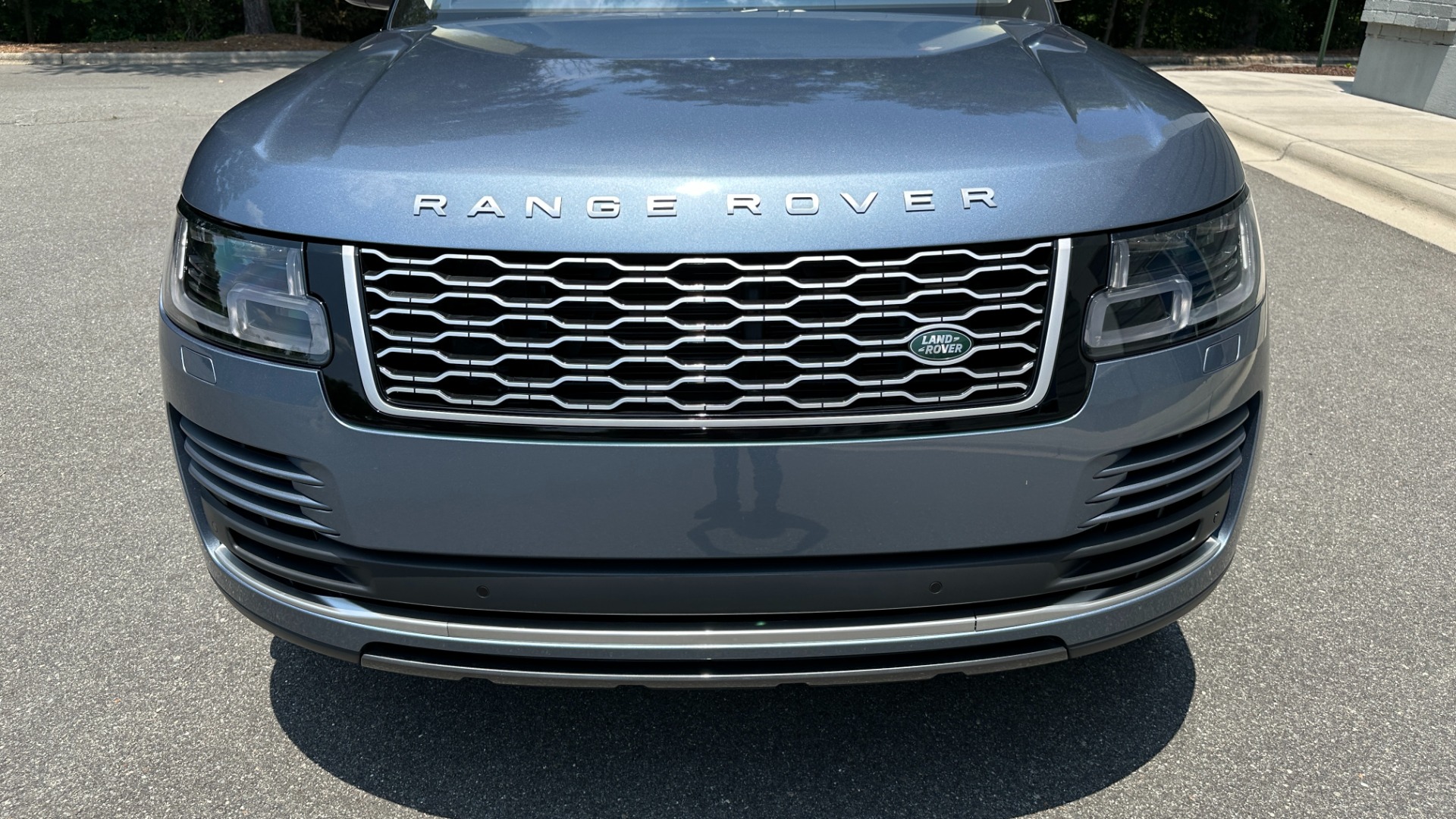 Used 2019 Land Rover Range Rover SUPERCHARGED / 22IN WHEELS / MERIDIAN SOUND / ATLAS ACCENTS for sale $69,100 at Formula Imports in Charlotte NC 28227 9