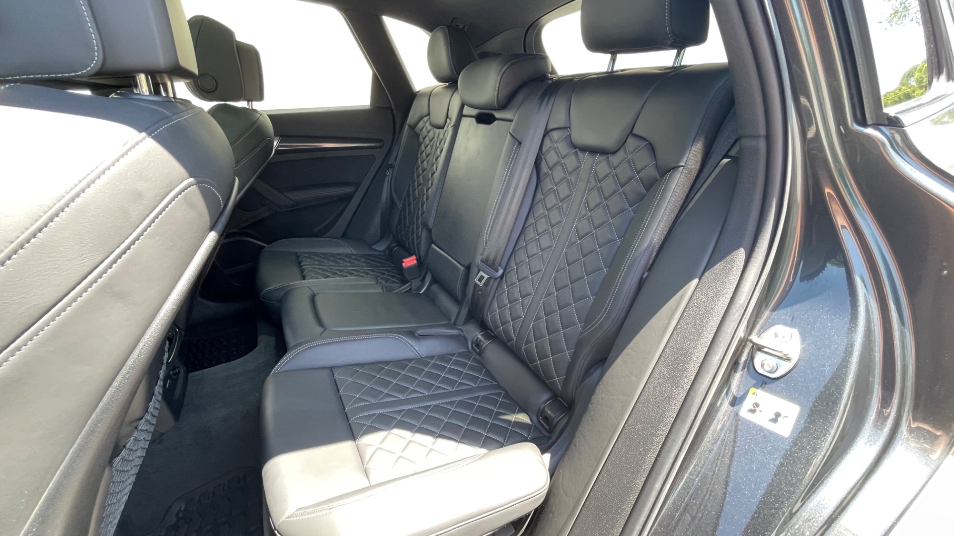 Used 2020 Audi SQ5 Prestige for sale Sold at Formula Imports in Charlotte NC 28227 24