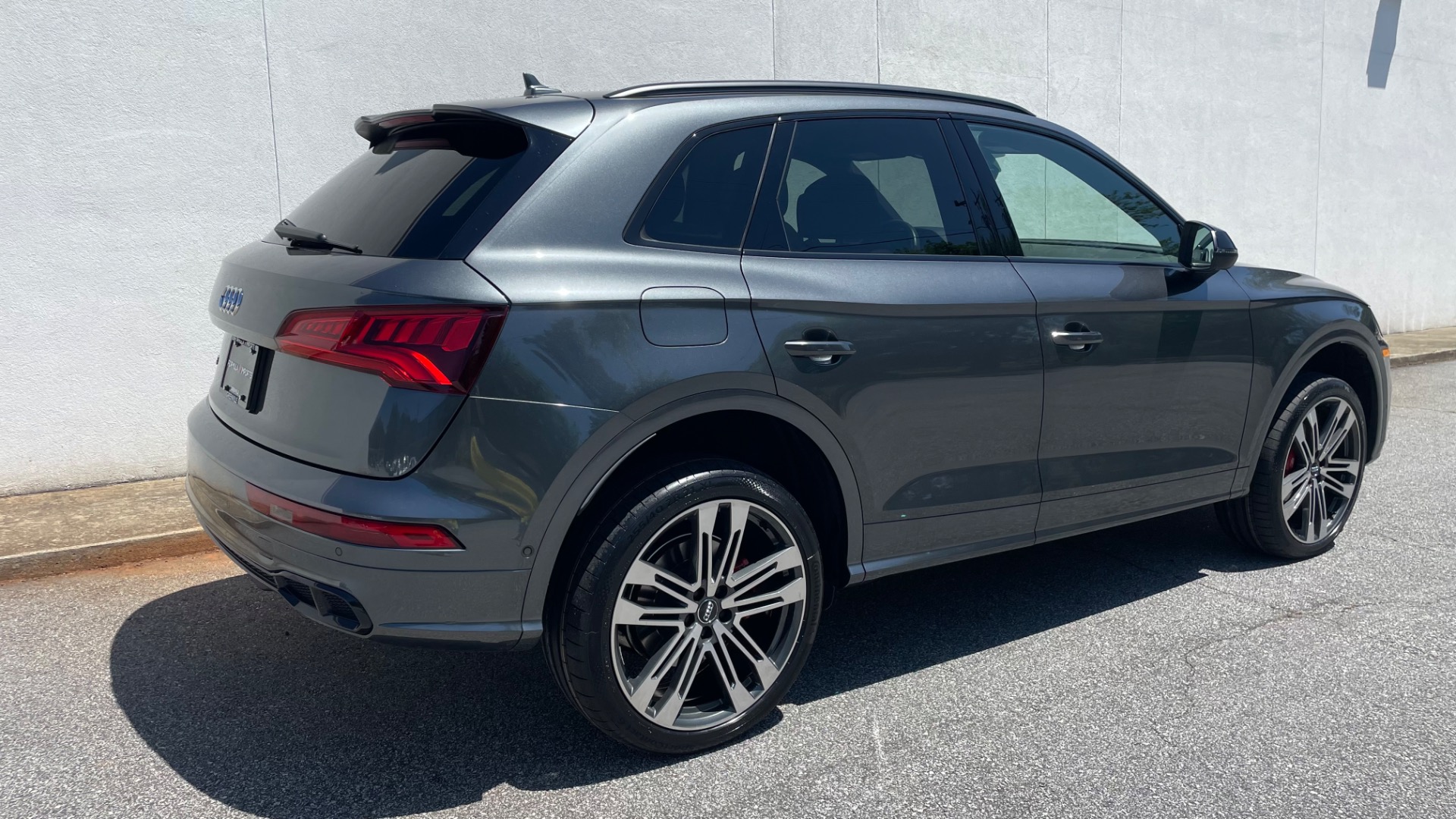 Used 2020 Audi SQ5 Prestige for sale Sold at Formula Imports in Charlotte NC 28227 7