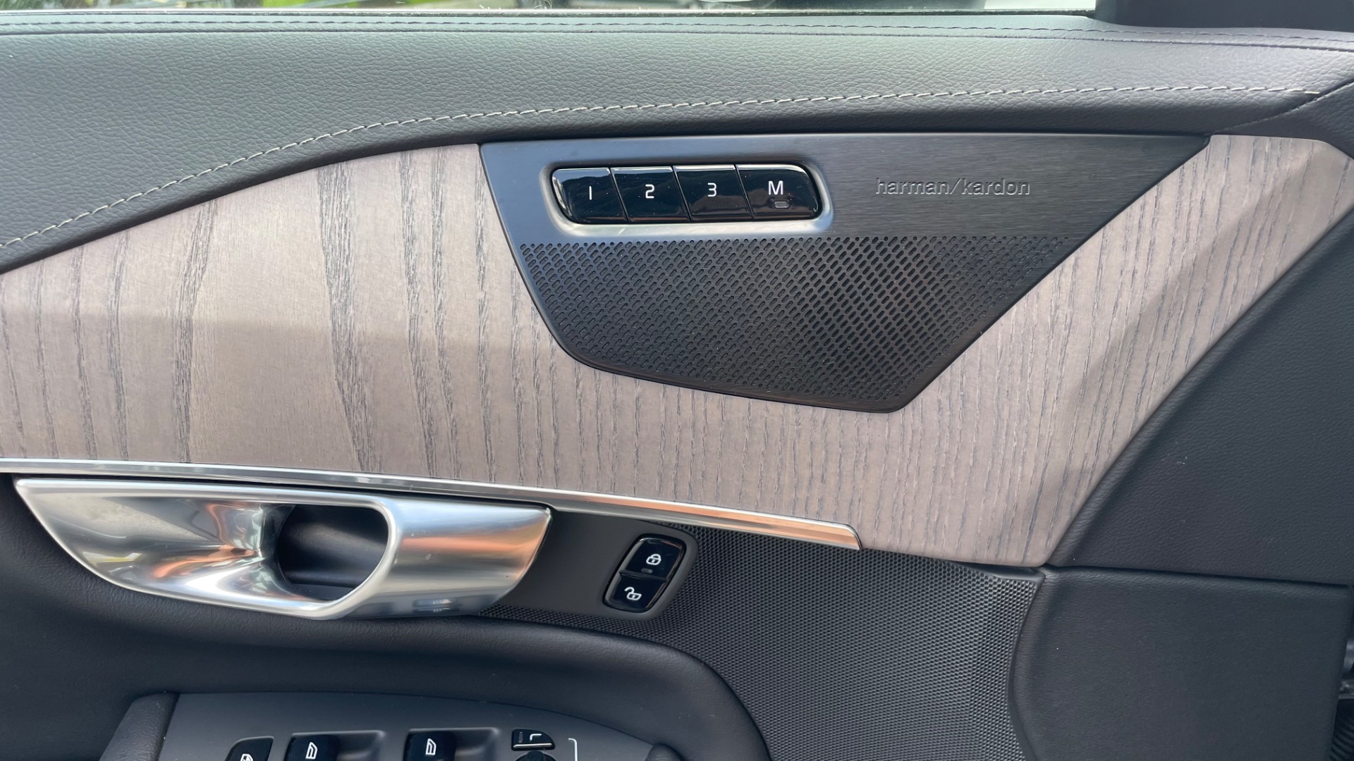 Used 2021 Volvo XC90 Inscription for sale $49,795 at Formula Imports in Charlotte NC 28227 16