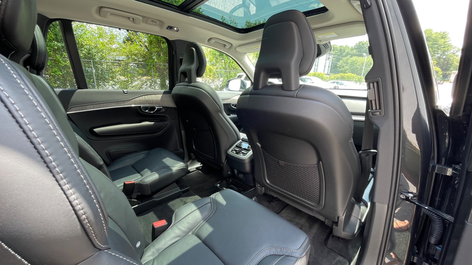 Used 2021 Volvo XC90 Inscription for sale $49,795 at Formula Imports in Charlotte NC 28227 33