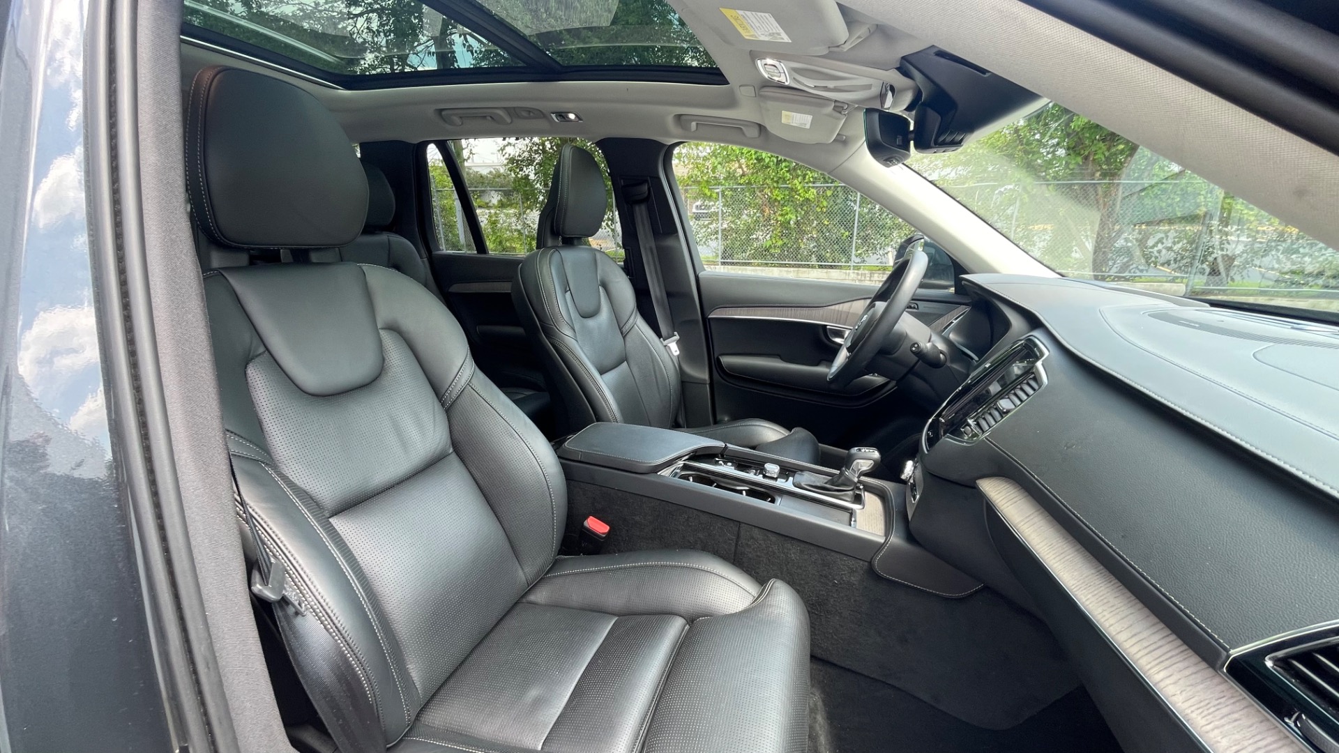 Used 2021 Volvo XC90 Inscription for sale $49,795 at Formula Imports in Charlotte NC 28227 40