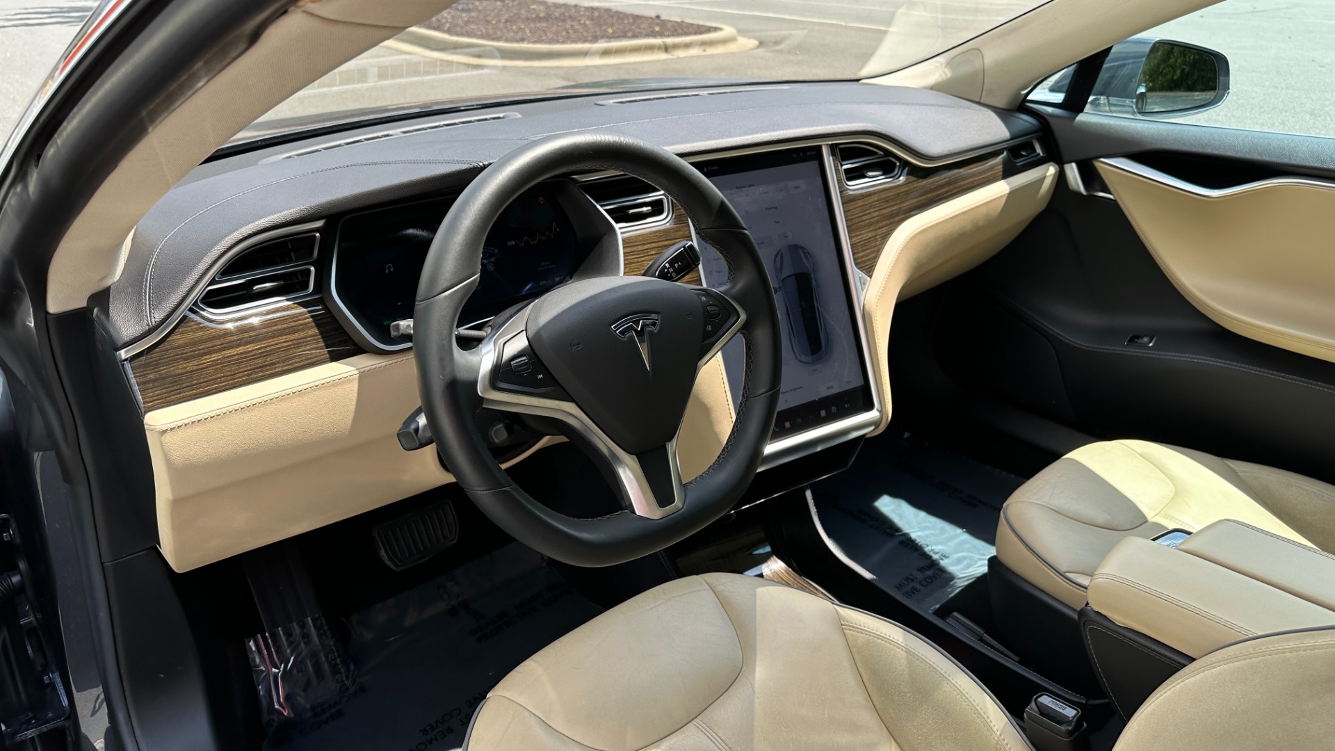 Used 2014 Tesla Model S 60 kWh Battery / 60D / PREMIUM CONNECTIVITY / LEATHER / SUNROOF for sale $22,995 at Formula Imports in Charlotte NC 28227 11