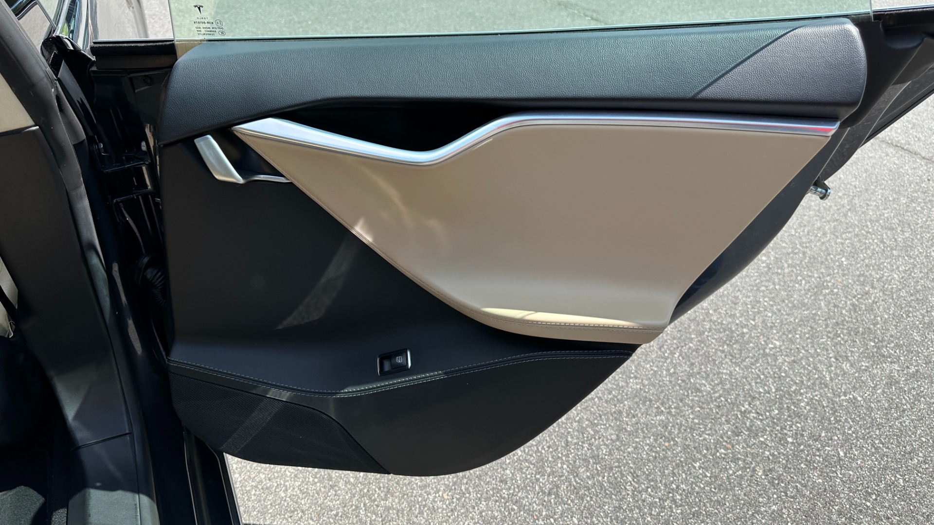 Used 2014 Tesla Model S 60 kWh Battery / 60D / PREMIUM CONNECTIVITY / LEATHER / SUNROOF for sale $22,995 at Formula Imports in Charlotte NC 28227 29