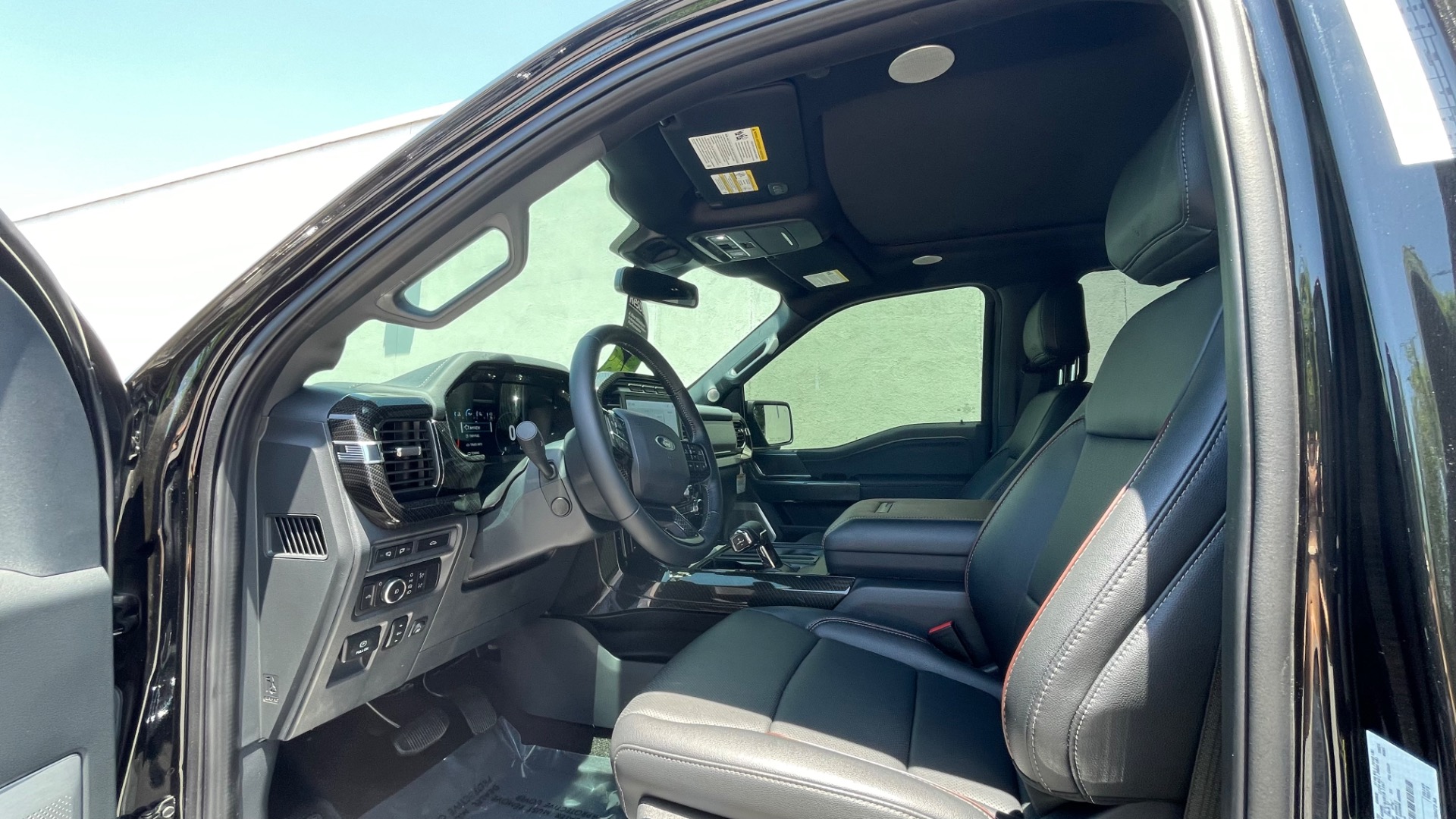 Used 2022 Ford F-150 LARIAT for sale Sold at Formula Imports in Charlotte NC 28227 17