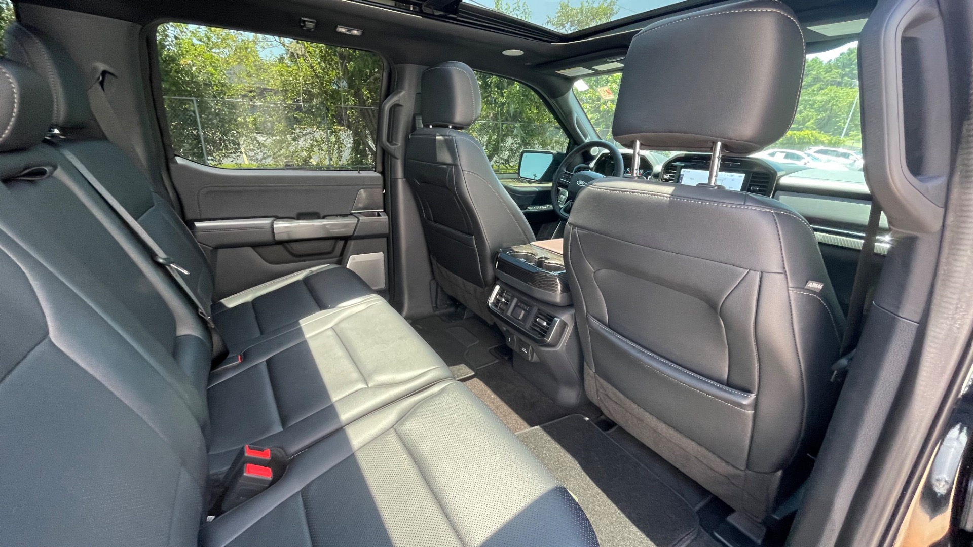 Used 2022 Ford F-150 LARIAT for sale Sold at Formula Imports in Charlotte NC 28227 31