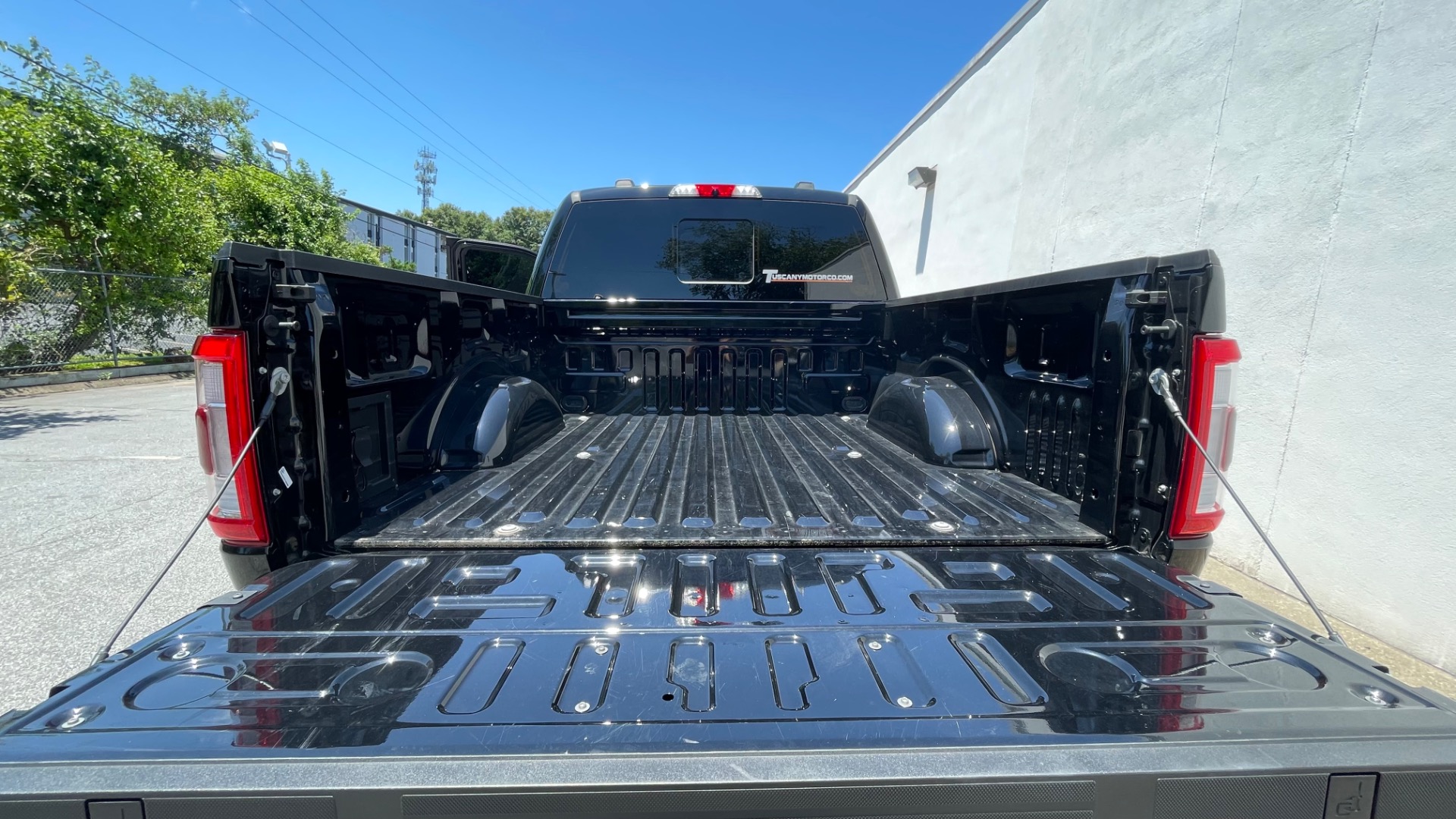 Used 2022 Ford F-150 LARIAT for sale Sold at Formula Imports in Charlotte NC 28227 40