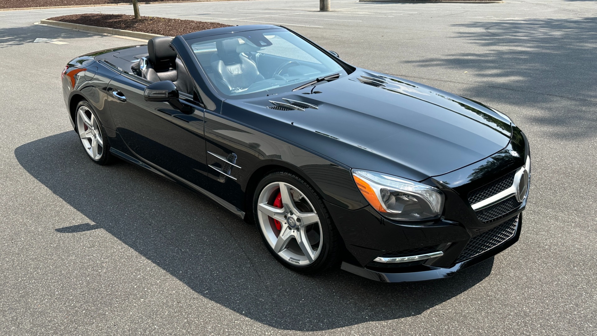 Used 2013 Mercedes-Benz SL-Class SL 550 / CONVERTIBLE / GLASS HARD TOP / NAV / V8 TURBO / RED BRAKES for sale Sold at Formula Imports in Charlotte NC 28227 10