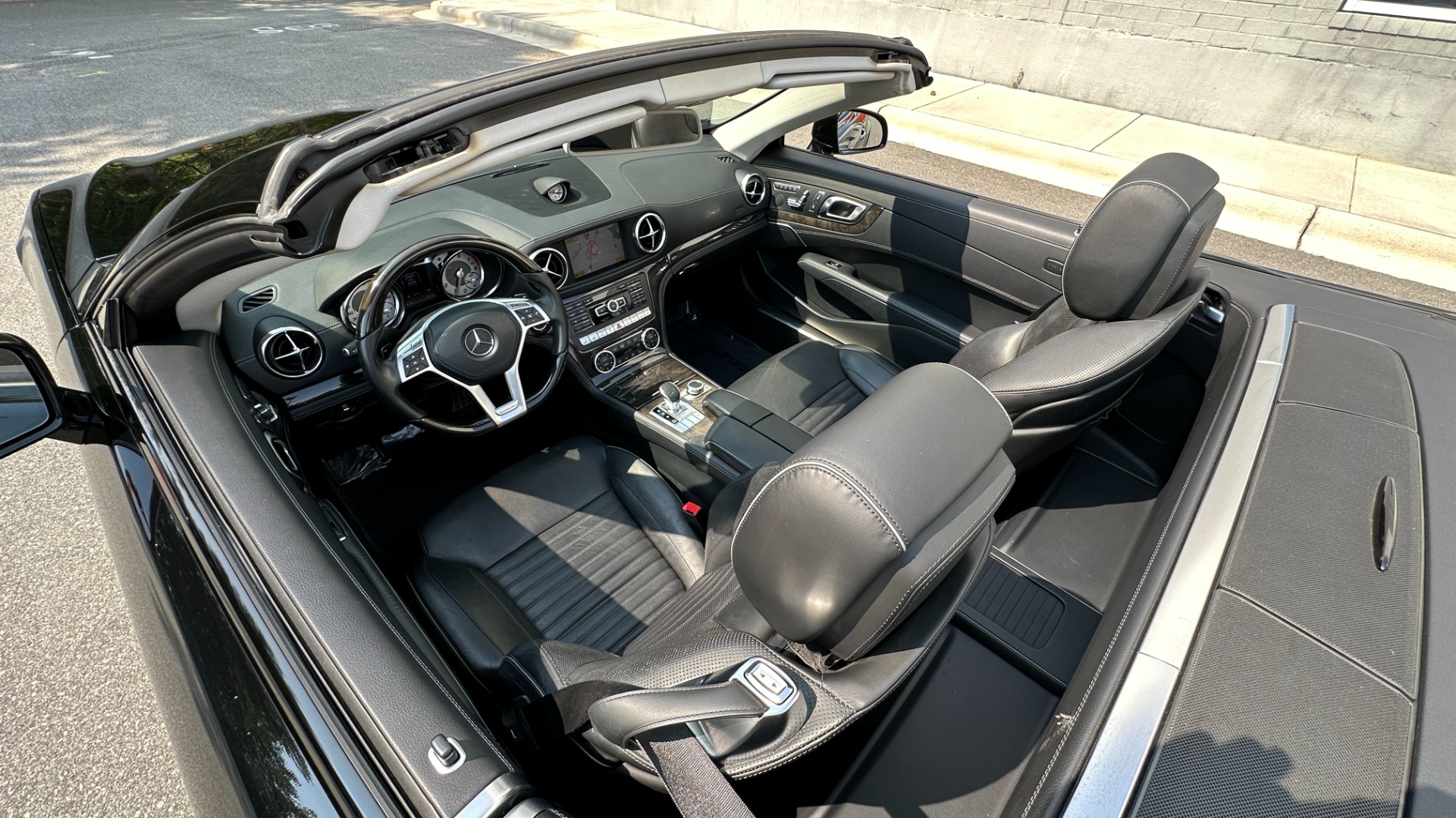 Used 2013 Mercedes-Benz SL-Class SL 550 / CONVERTIBLE / GLASS HARD TOP / NAV / V8 TURBO / RED BRAKES for sale Sold at Formula Imports in Charlotte NC 28227 13