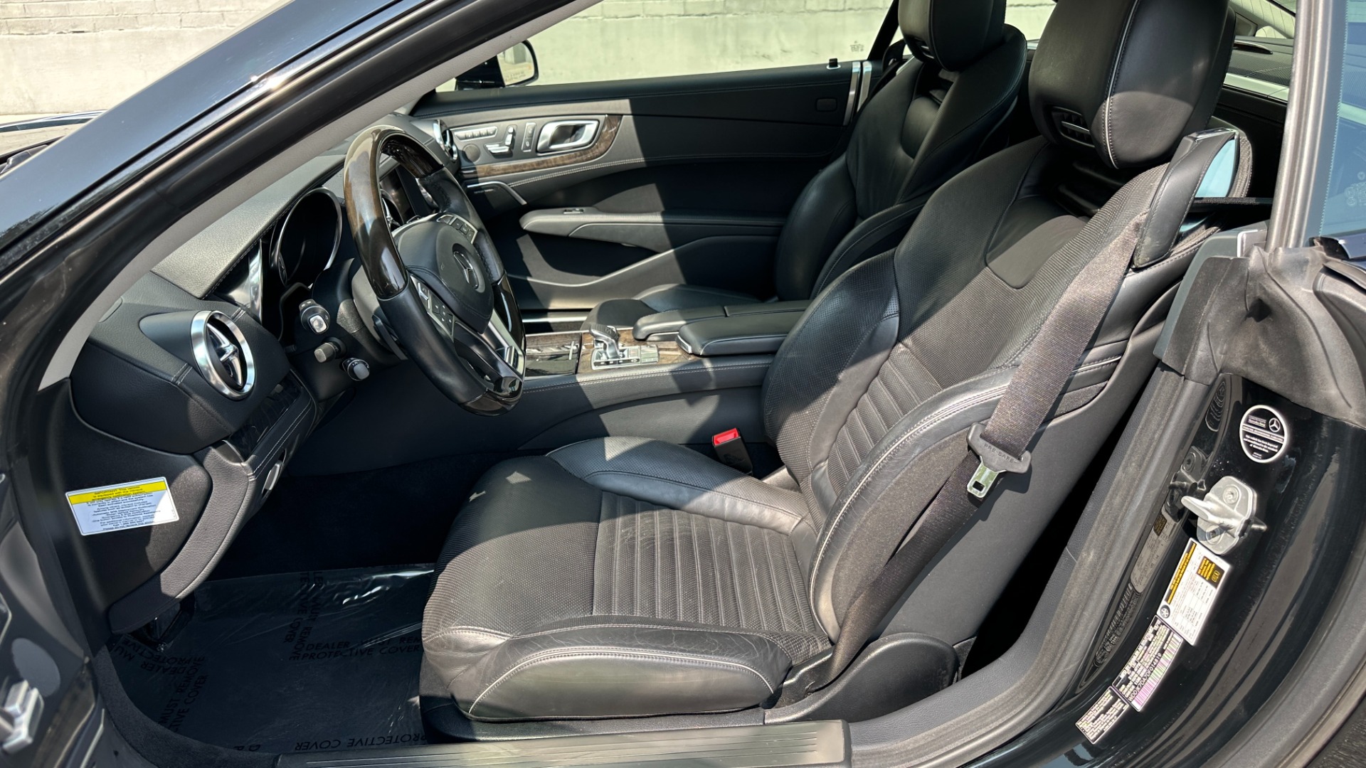 Used 2013 Mercedes-Benz SL-Class SL 550 / CONVERTIBLE / GLASS HARD TOP / NAV / V8 TURBO / RED BRAKES for sale Sold at Formula Imports in Charlotte NC 28227 16