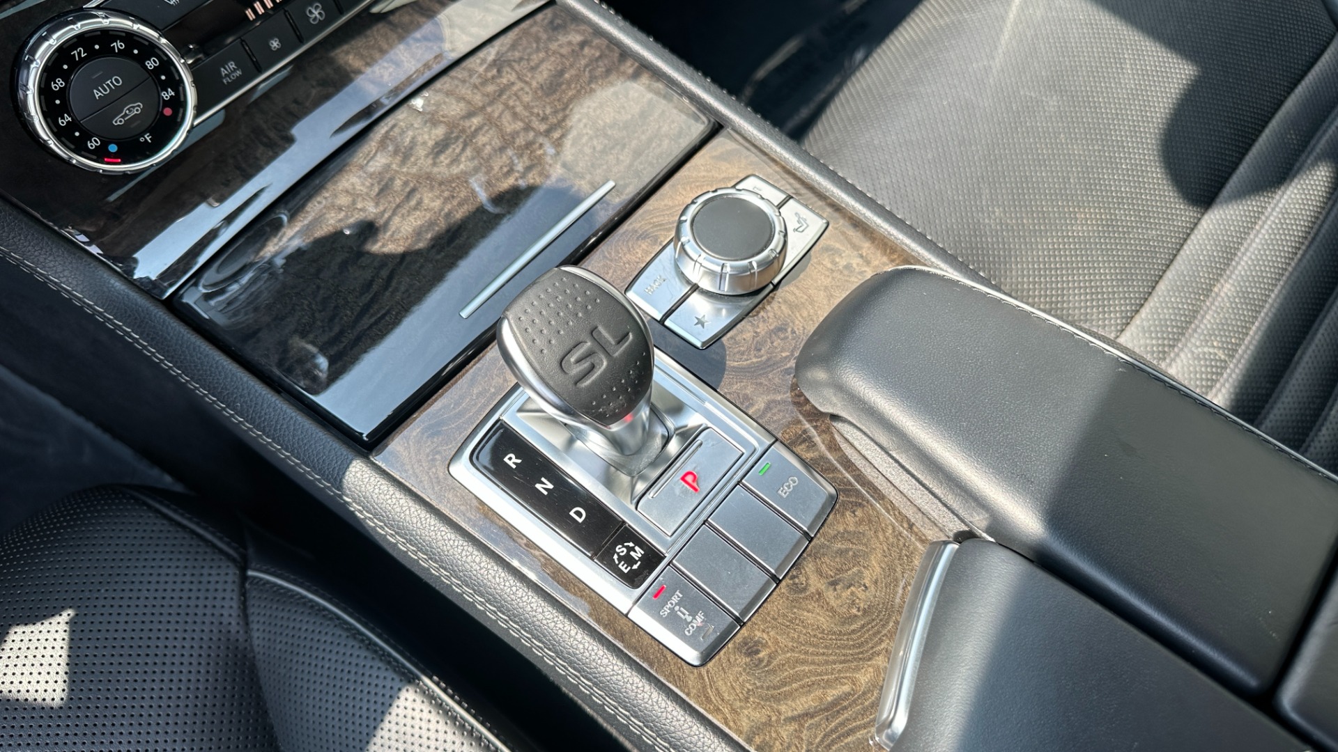 Used 2013 Mercedes-Benz SL-Class SL 550 / CONVERTIBLE / GLASS HARD TOP / NAV / V8 TURBO / RED BRAKES for sale Sold at Formula Imports in Charlotte NC 28227 24