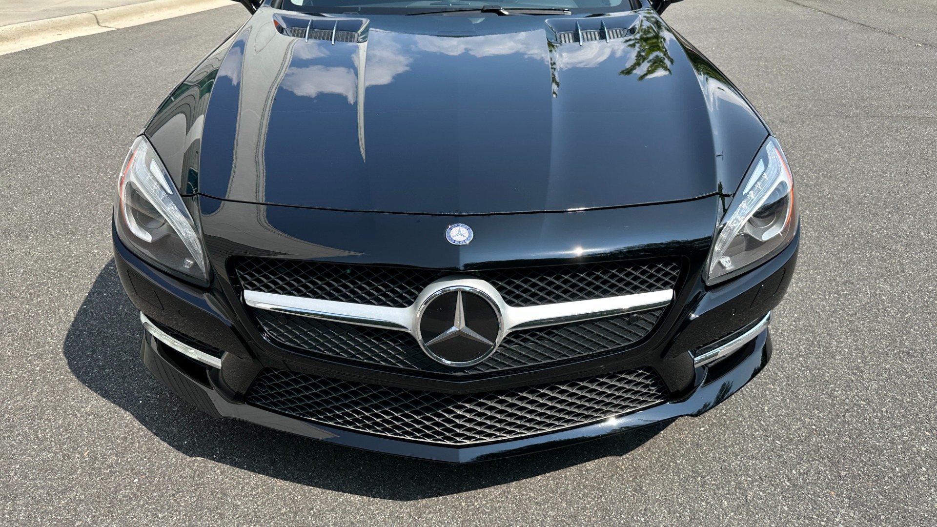 Used 2013 Mercedes-Benz SL-Class SL 550 / CONVERTIBLE / GLASS HARD TOP / NAV / V8 TURBO / RED BRAKES for sale Sold at Formula Imports in Charlotte NC 28227 8