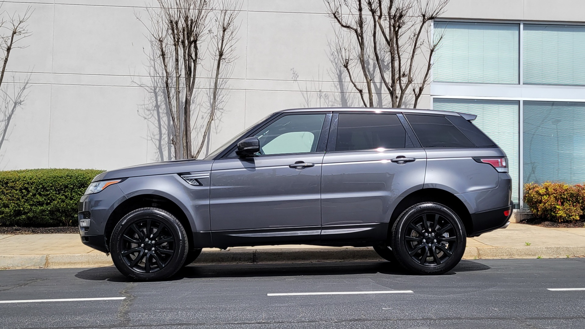 Used 2016 Land Rover RANGE ROVER SPORT SPORT SC V6 HSE / NAV / SUNROOF / HTD STS / REARVIEW for sale Sold at Formula Imports in Charlotte NC 28227 4
