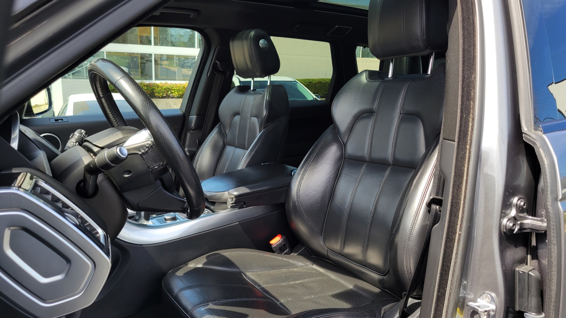 Used 2016 Land Rover RANGE ROVER SPORT SPORT SC V6 HSE / NAV / SUNROOF / HTD STS / REARVIEW for sale Sold at Formula Imports in Charlotte NC 28227 41