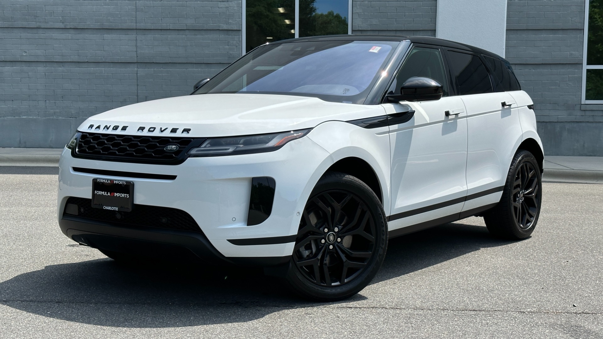 Used 2020 Land Rover Range Rover Evoque SE for sale Sold at Formula Imports in Charlotte NC 28227 1