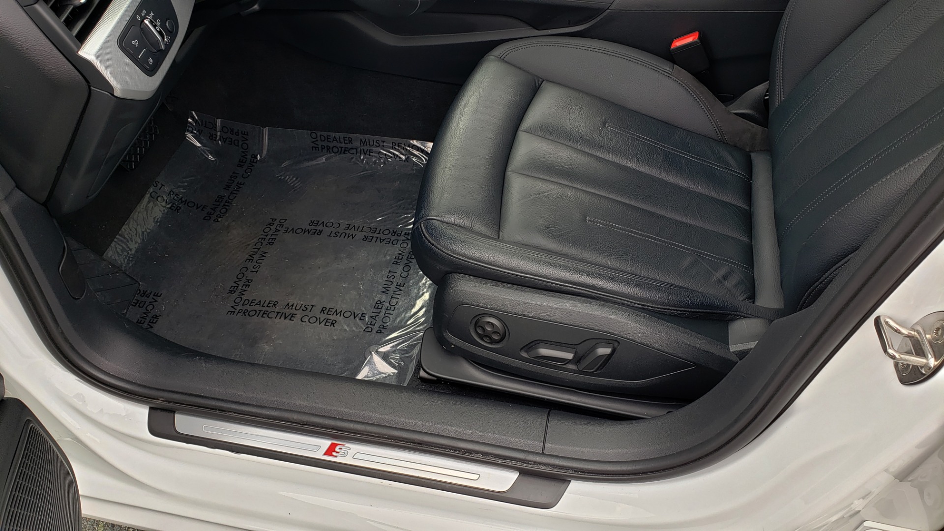 Used 2017 Audi A4 PREMIUM PLUS / TECH / CLD WTHR / NAV / SUNROOF for sale Sold at Formula Imports in Charlotte NC 28227 33