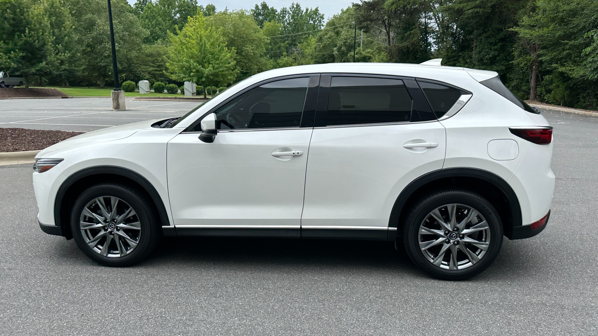 Used 2019 Mazda CX-5 Signature for sale $26,495 at Formula Imports in Charlotte NC 28227 3