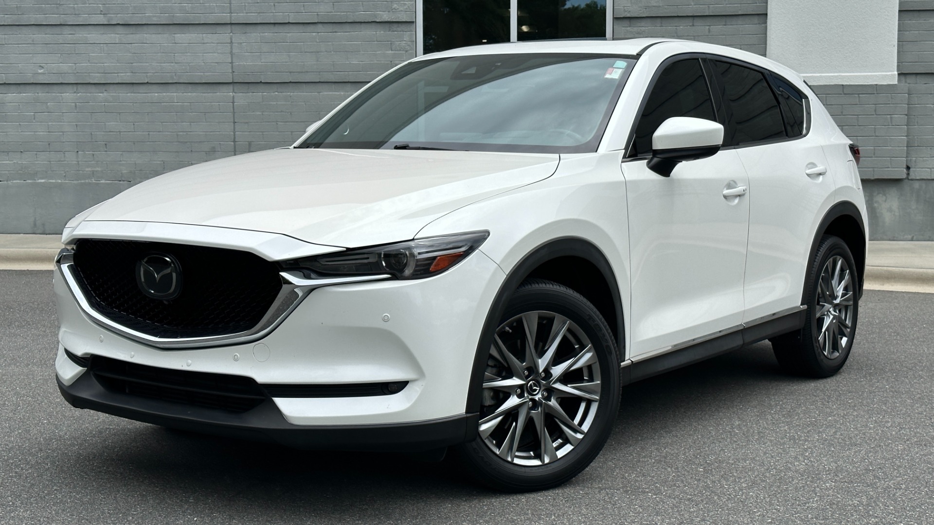 Used 2019 Mazda CX-5 Signature for sale $26,495 at Formula Imports in Charlotte NC 28227 1