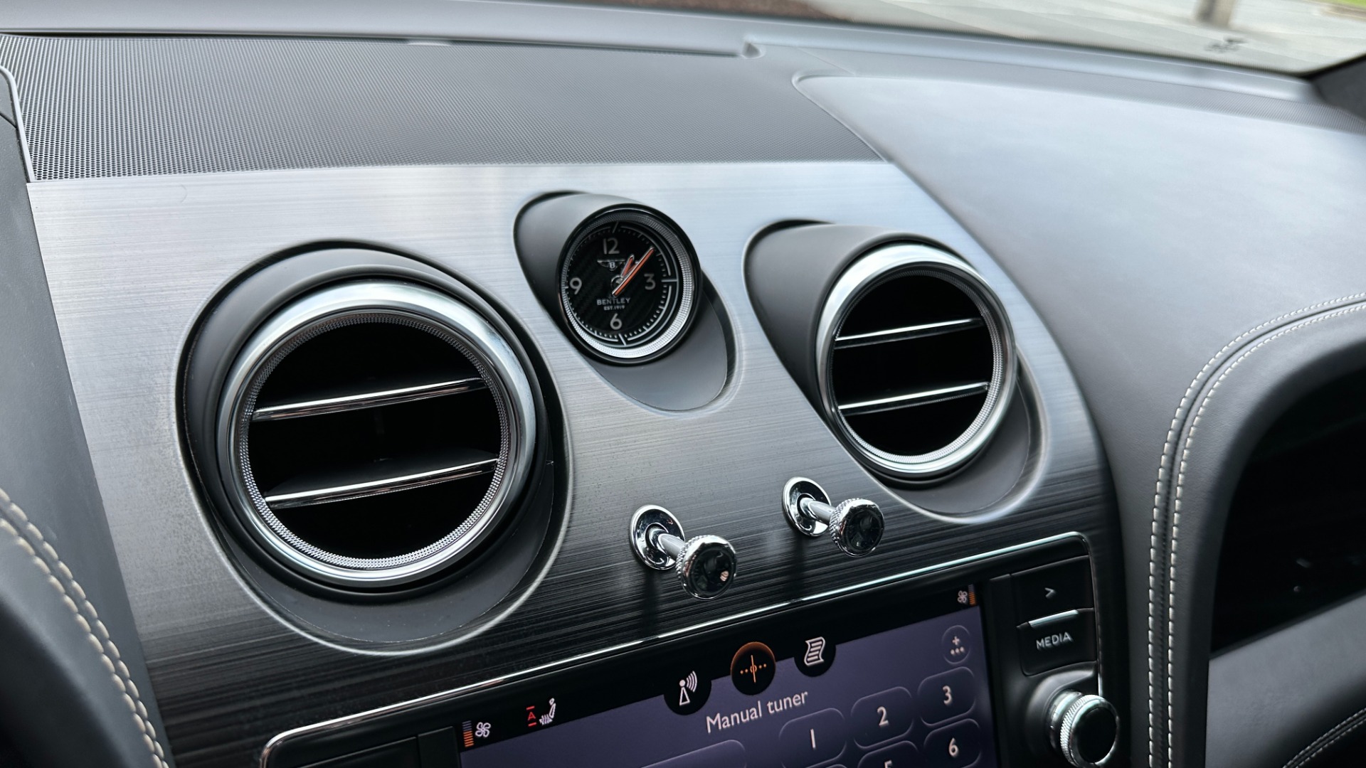 Used 2019 Bentley Bentayga V8 / BLACKOUT / BLACK WHEELS / PIANO TRIM / BENTLEY CLOCK for sale Sold at Formula Imports in Charlotte NC 28227 19