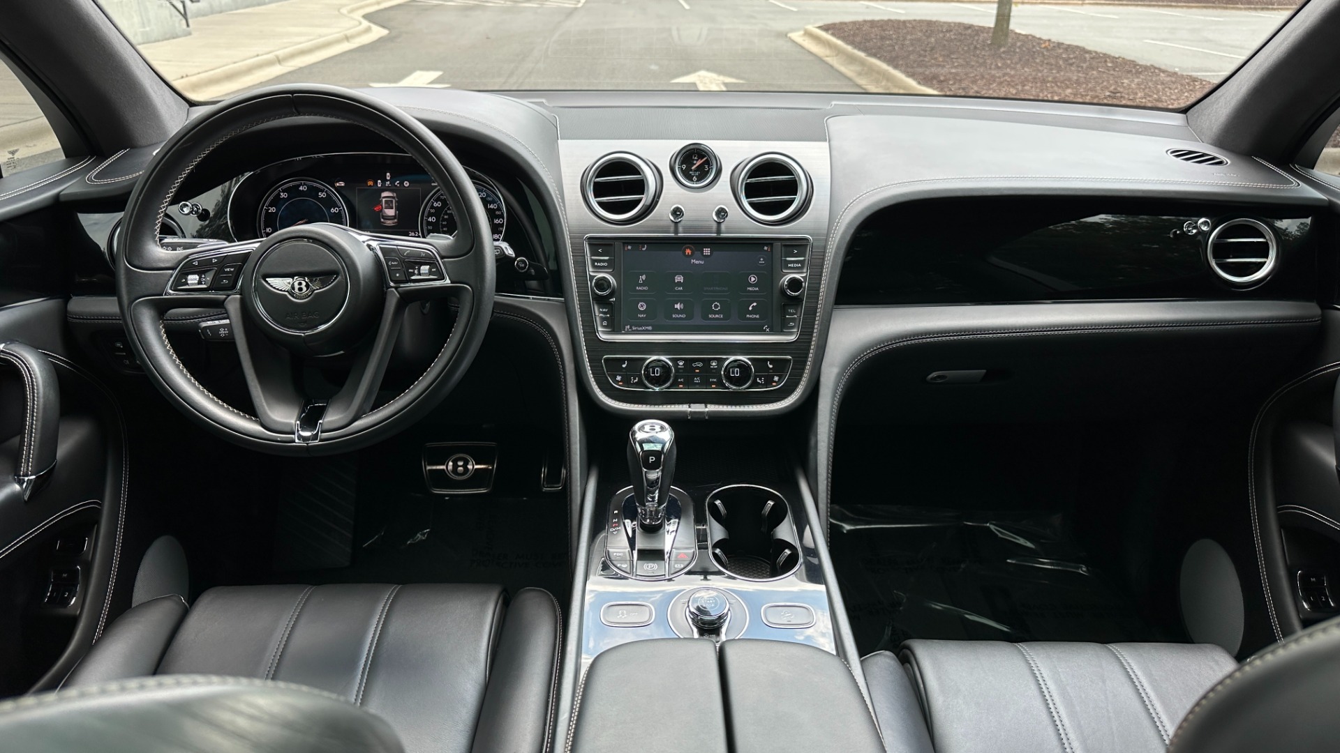 Used 2019 Bentley Bentayga V8 / BLACKOUT / BLACK WHEELS / PIANO TRIM / BENTLEY CLOCK for sale Sold at Formula Imports in Charlotte NC 28227 29