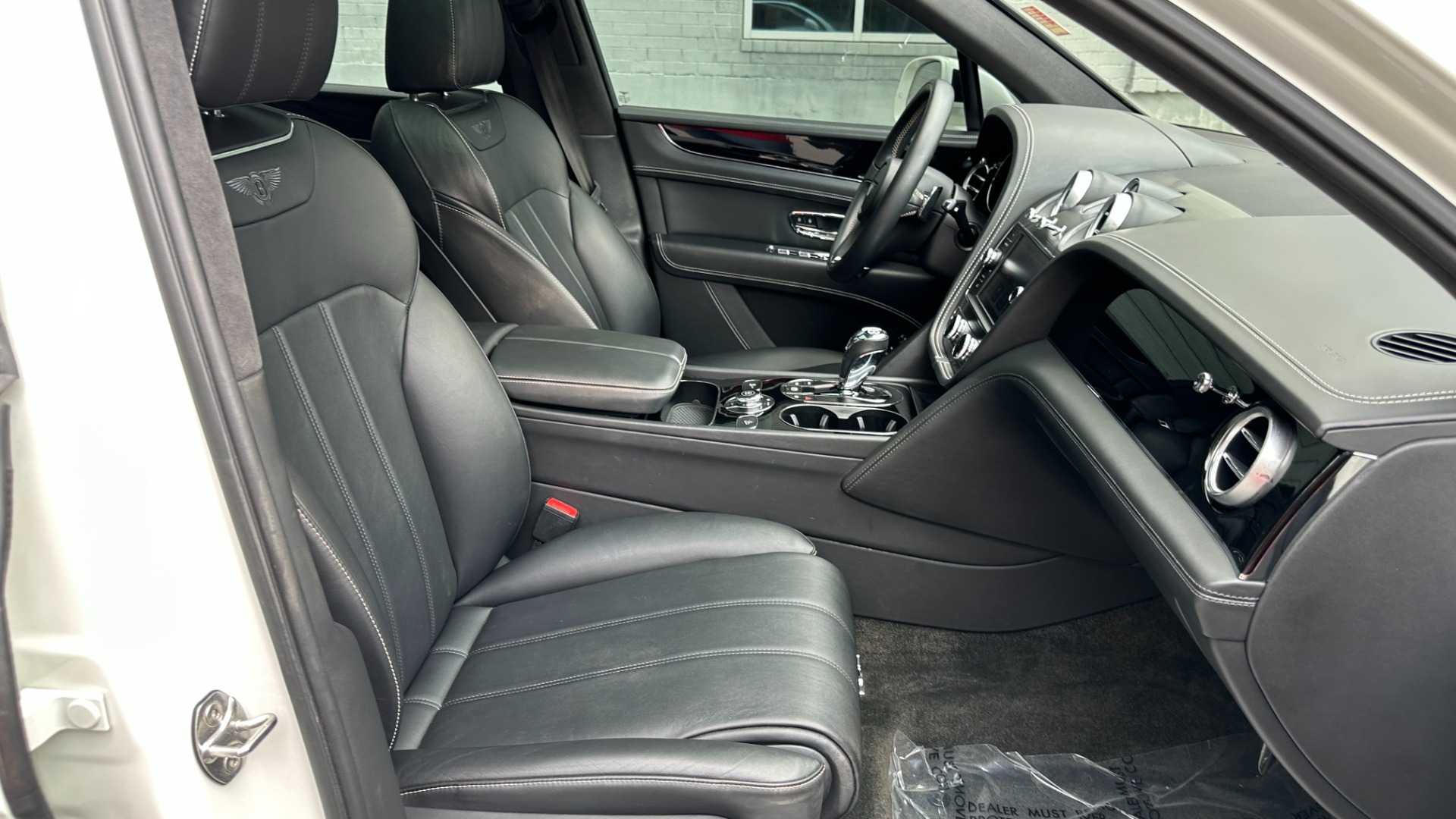 Used 2019 Bentley Bentayga V8 / BLACKOUT / BLACK WHEELS / PIANO TRIM / BENTLEY CLOCK for sale Sold at Formula Imports in Charlotte NC 28227 38
