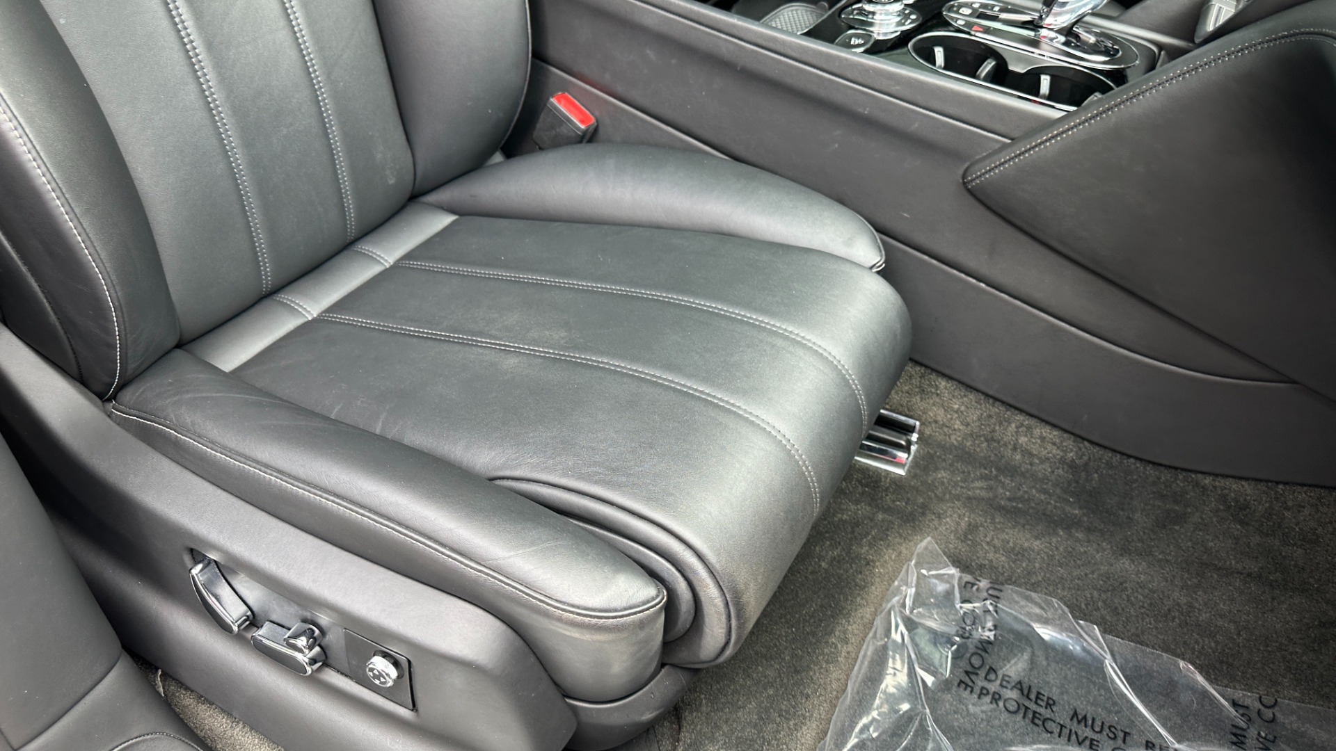 Used 2019 Bentley Bentayga V8 / BLACKOUT / BLACK WHEELS / PIANO TRIM / BENTLEY CLOCK for sale Sold at Formula Imports in Charlotte NC 28227 40