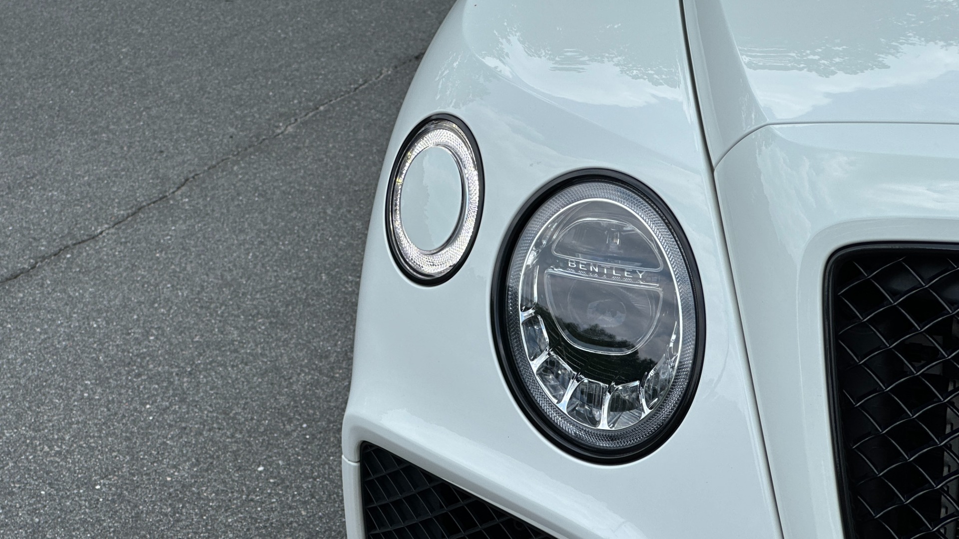 Used 2019 Bentley Bentayga V8 / BLACKOUT / BLACK WHEELS / PIANO TRIM / BENTLEY CLOCK for sale Sold at Formula Imports in Charlotte NC 28227 44