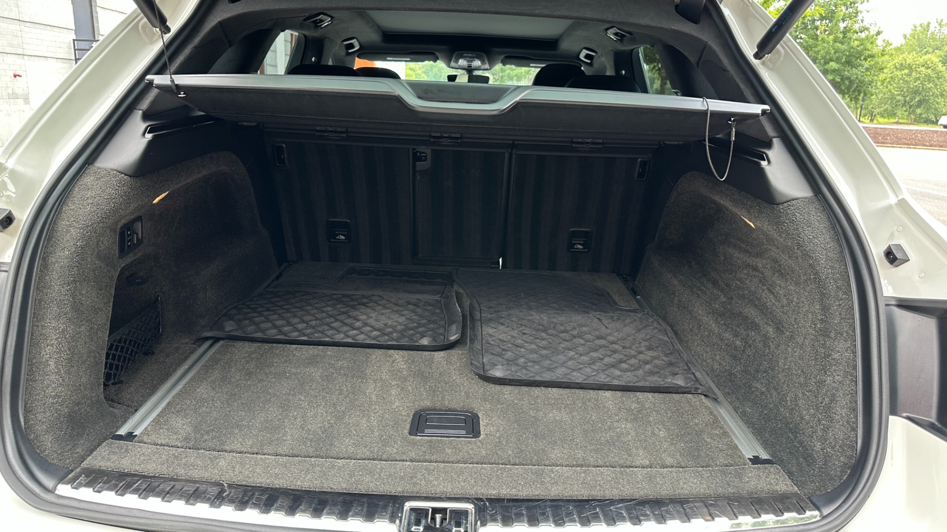Used 2019 Bentley Bentayga V8 / BLACKOUT / BLACK WHEELS / PIANO TRIM / BENTLEY CLOCK for sale Sold at Formula Imports in Charlotte NC 28227 48