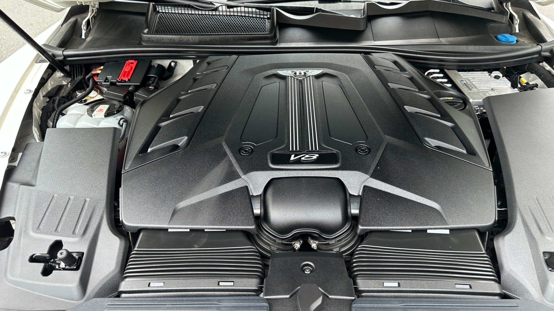 Used 2019 Bentley Bentayga V8 / BLACKOUT / BLACK WHEELS / PIANO TRIM / BENTLEY CLOCK for sale Sold at Formula Imports in Charlotte NC 28227 49