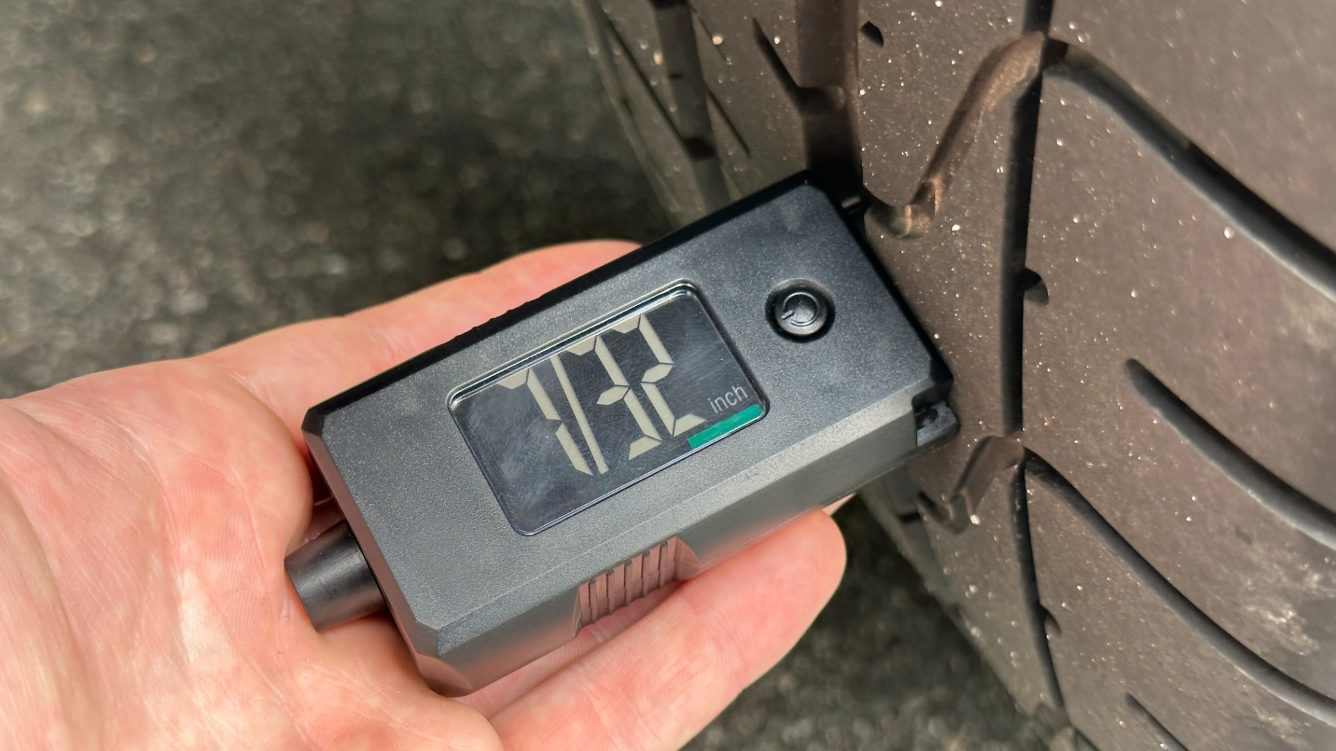 Used 2019 Bentley Bentayga V8 / BLACKOUT / BLACK WHEELS / PIANO TRIM / BENTLEY CLOCK for sale Sold at Formula Imports in Charlotte NC 28227 54