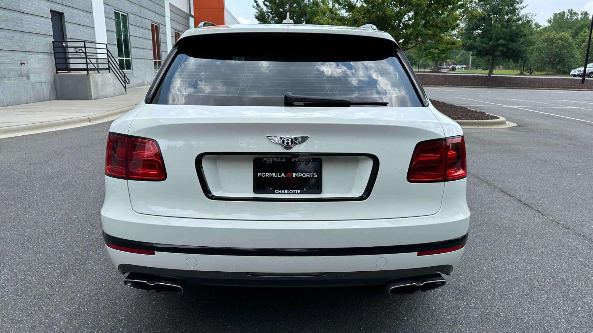 Used 2019 Bentley Bentayga V8 / BLACKOUT / BLACK WHEELS / PIANO TRIM / BENTLEY CLOCK for sale Sold at Formula Imports in Charlotte NC 28227 8