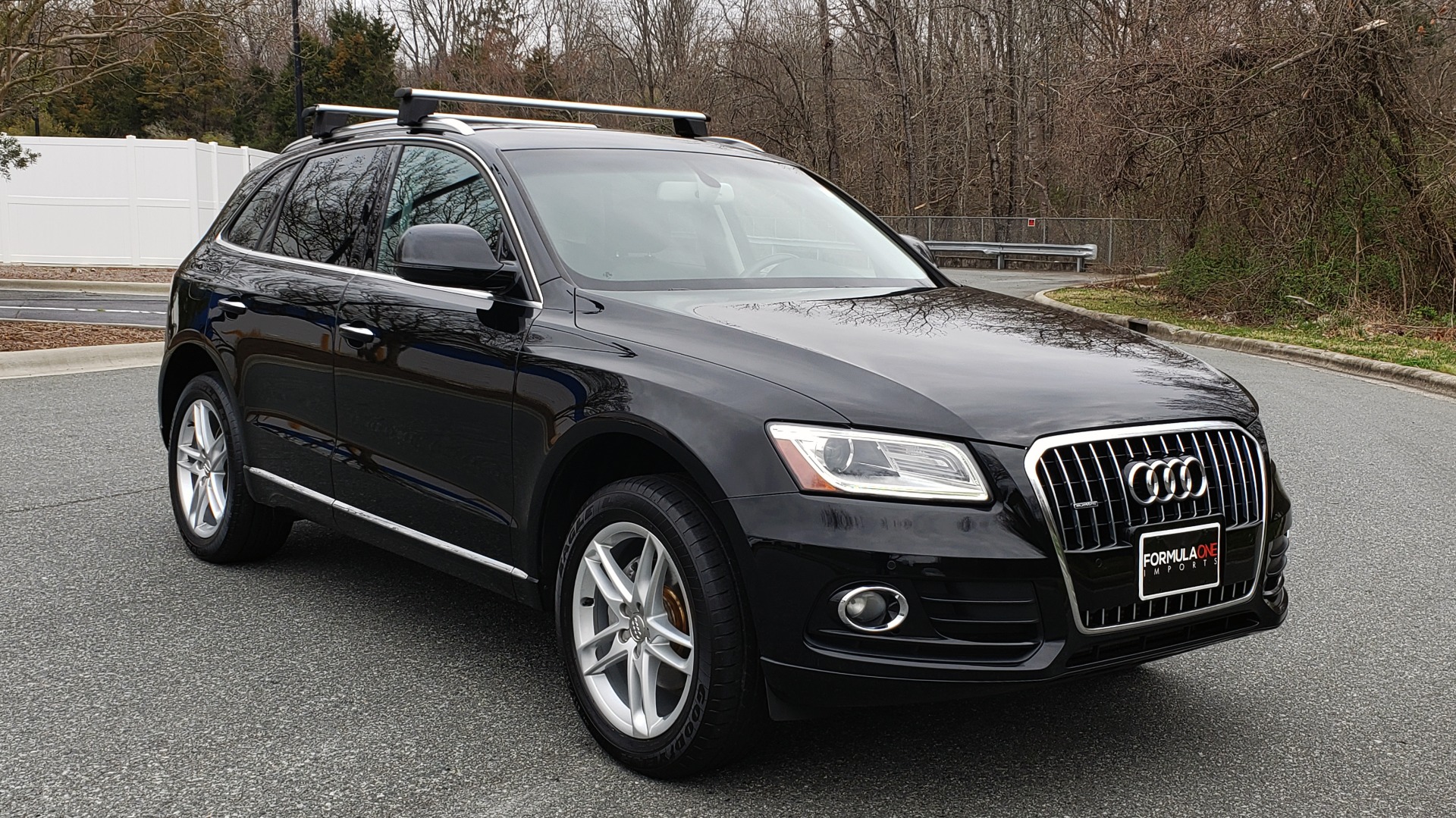 Used 2017 Audi Q5 PREMIUM PLUS / TECH PKG / NAV / SUNROOF / REARVIEW for sale Sold at Formula Imports in Charlotte NC 28227 4