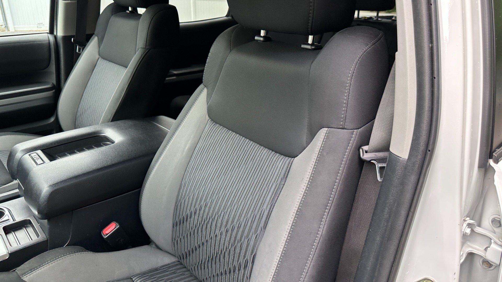 Used 2017 Toyota Tundra 4WD SR5 for sale $32,795 at Formula Imports in Charlotte NC 28227 18